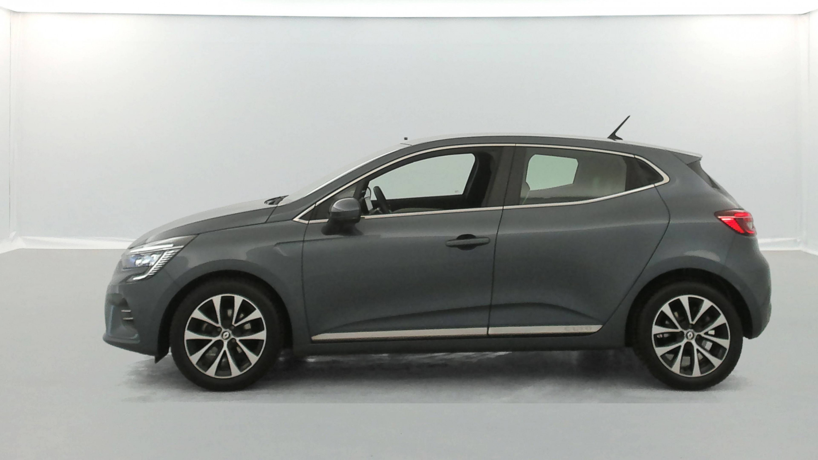 Vente en ligne Renault Clio 5 Clio TCe 90 - 21N au prix de 13 950 €