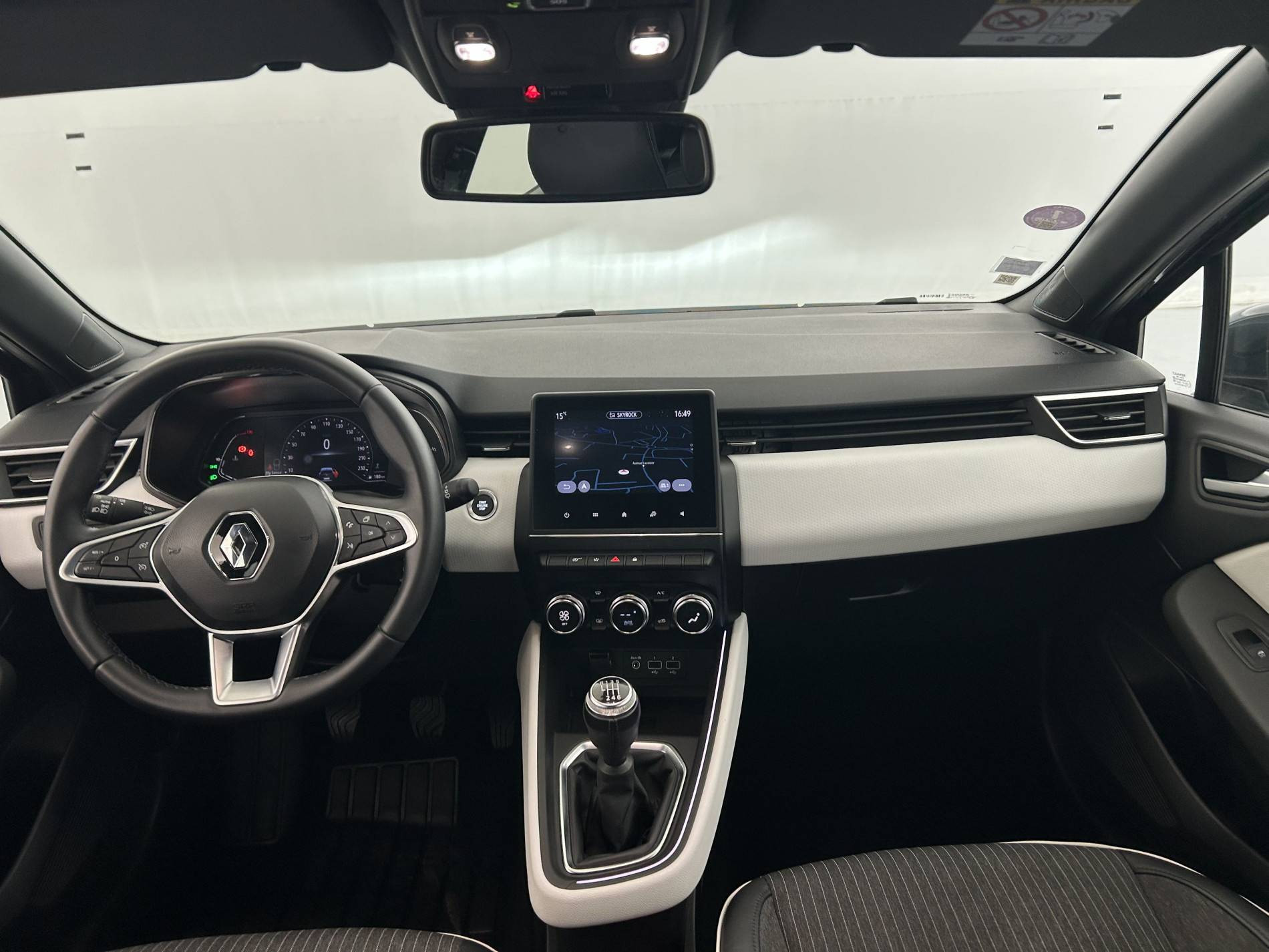 Vente en ligne Renault Clio 5 Clio TCe 90 - 21N au prix de 13 950 €