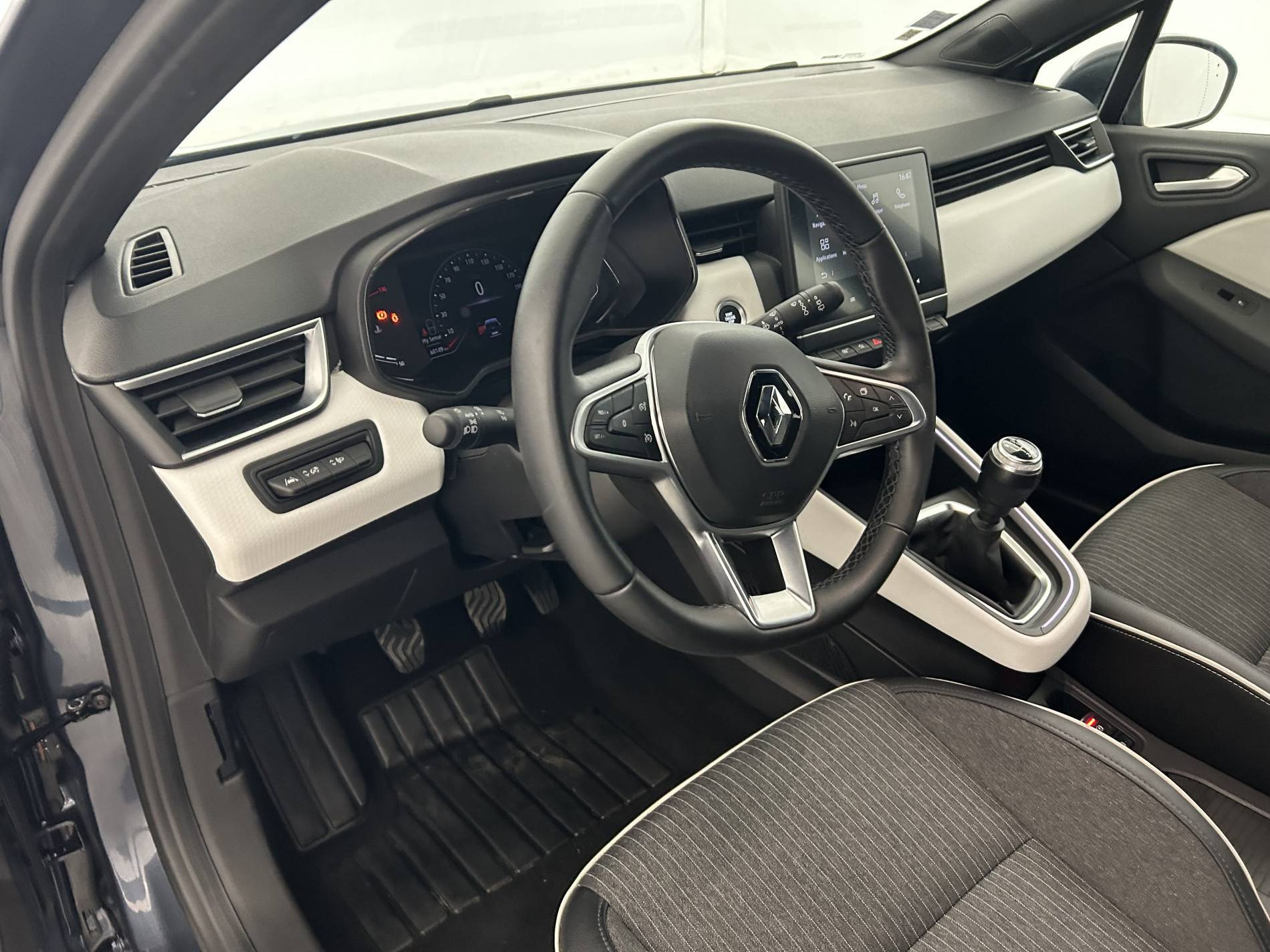 Vente en ligne Renault Clio 5 Clio TCe 90 - 21N au prix de 13 950 €