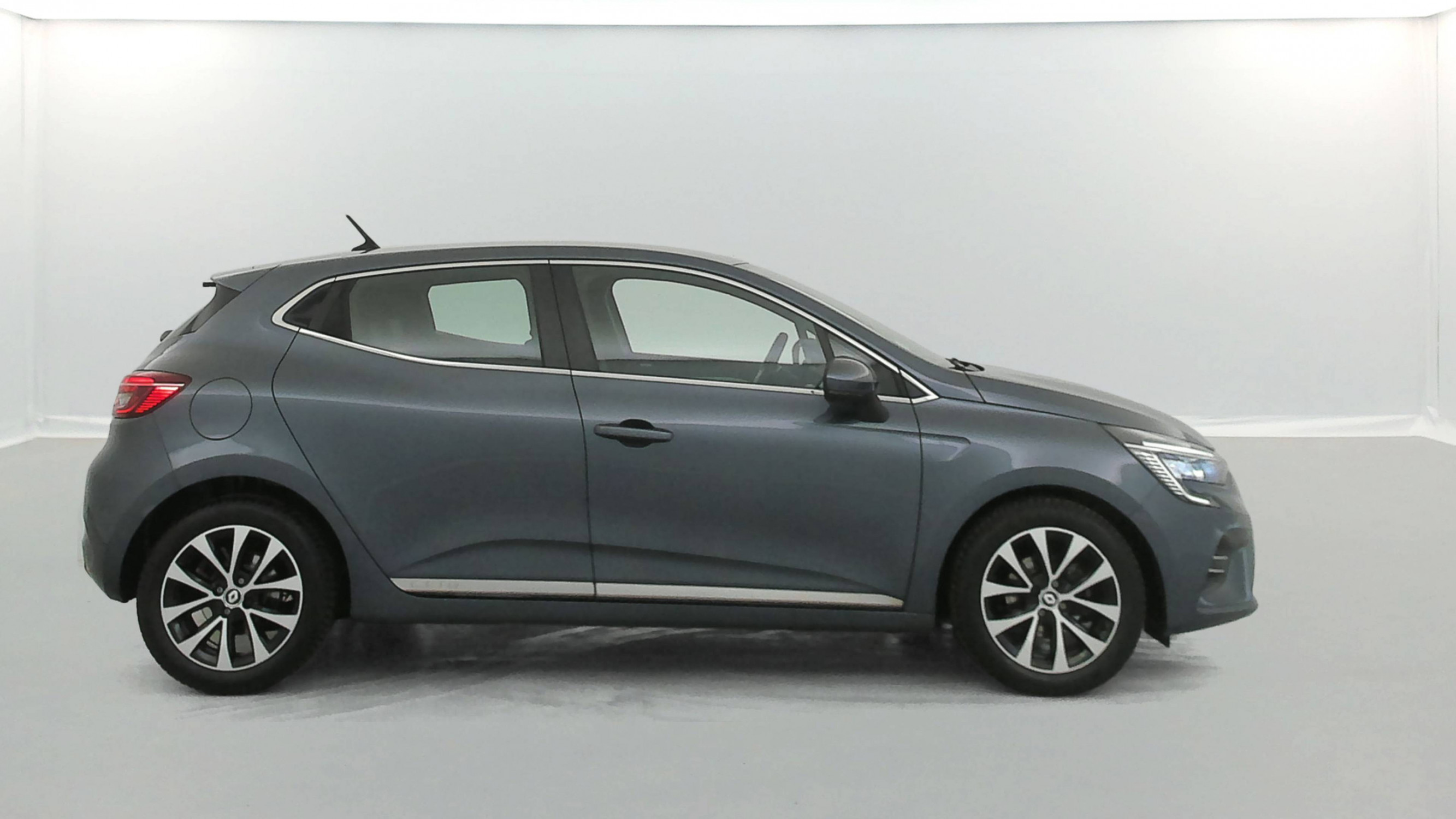 Vente en ligne Renault Clio 5 Clio TCe 90 - 21N au prix de 13 950 €