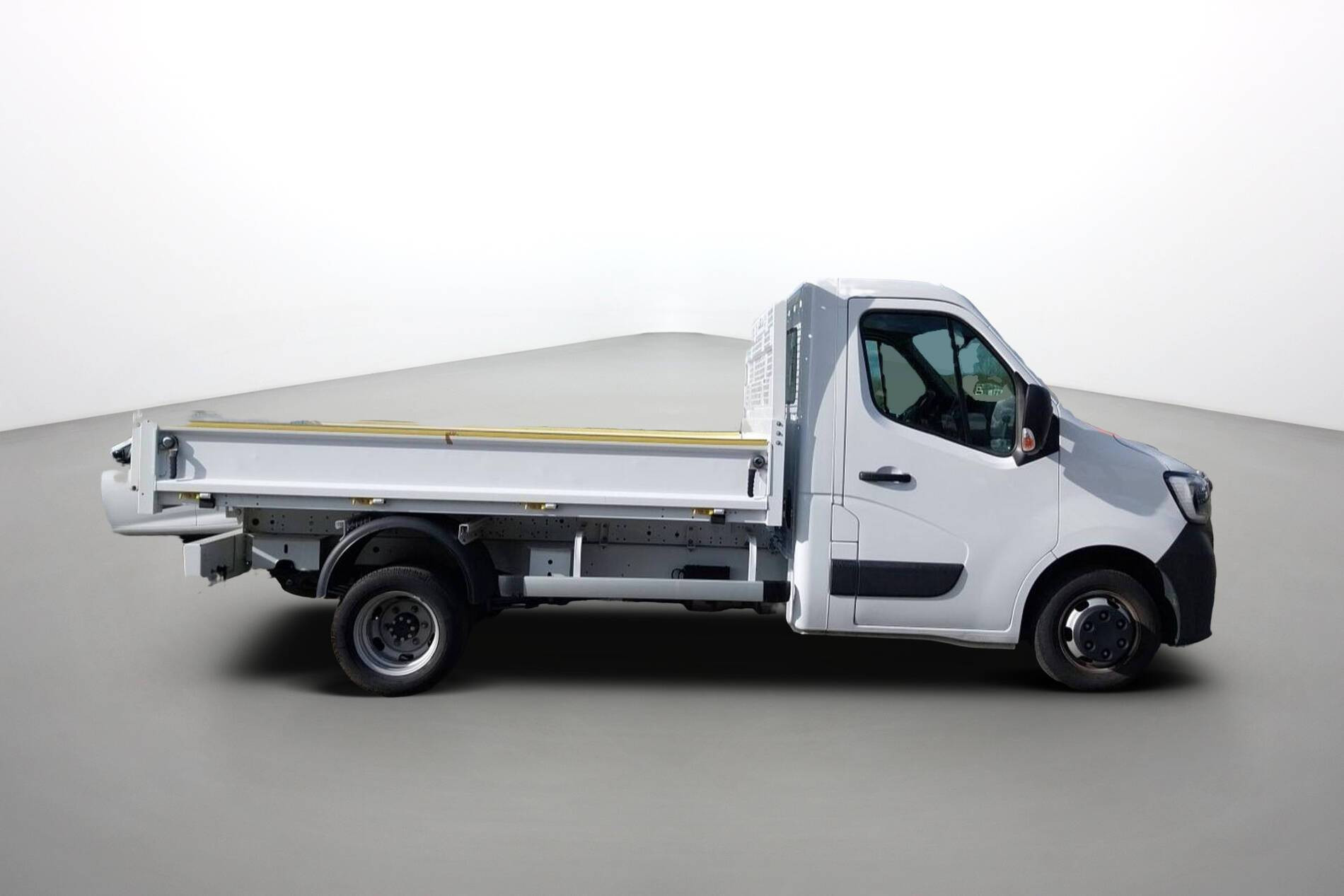 Vente en ligne Renault Master 3 Châssis Cabine MASTER CC PROP RJ3500 L2 PAFC BLUE DCI 130 EURO VI au prix de 33 300 €