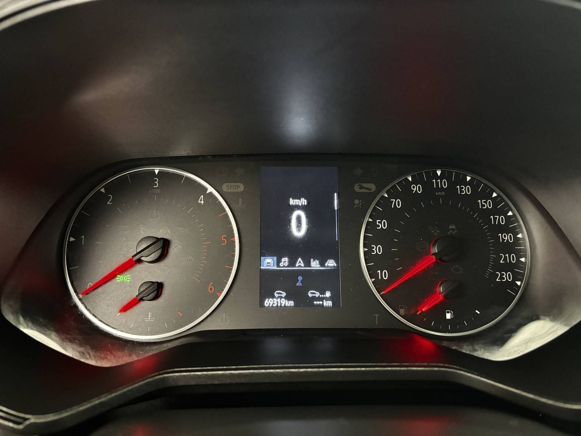 Vente en ligne Renault Clio 5 Clio Blue dCi 100 au prix de 14 650 €