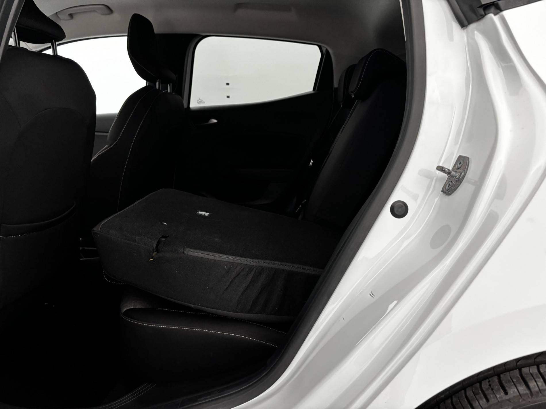 Vente en ligne Renault Clio 5 Clio Blue dCi 100 au prix de 14 800 €