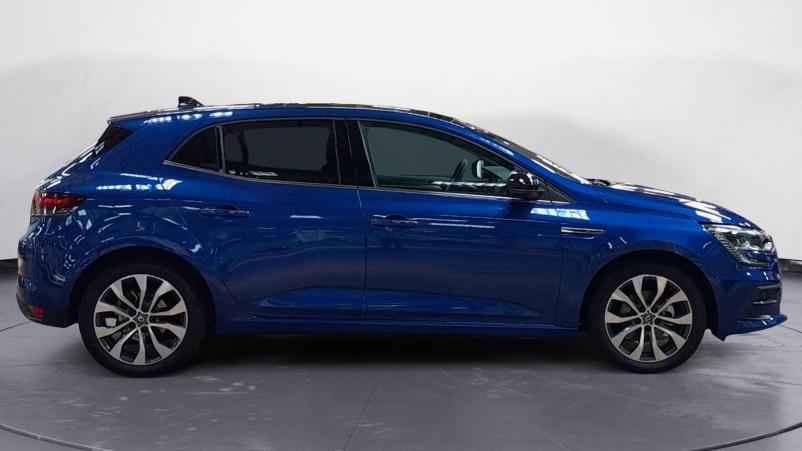 Vente en ligne Renault Megane 4  Blue dCi 115 EDC au prix de 26 490 €