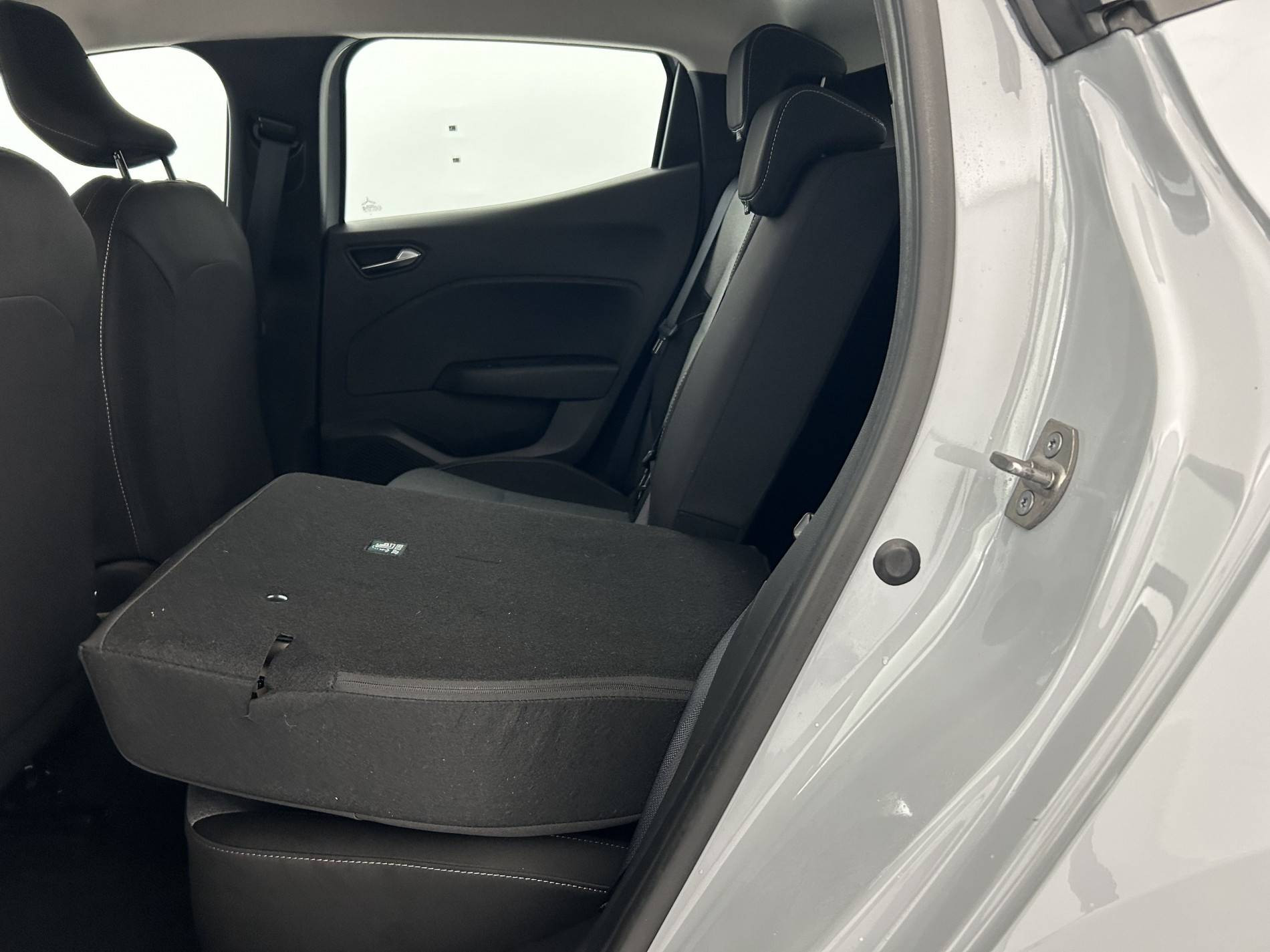 Vente en ligne Renault Clio 5 Clio TCe 90 ch GSR2 au prix de 15 800 €