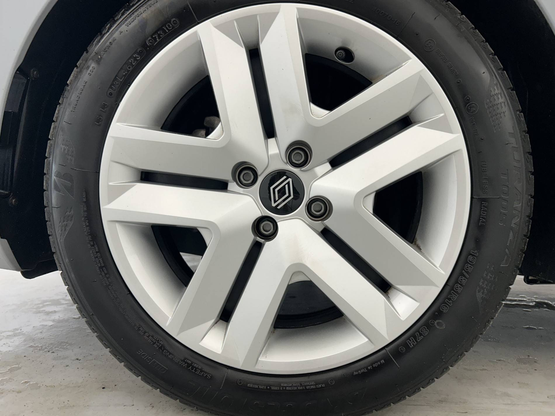 Vente en ligne Renault Clio 5 Clio TCe 90 ch GSR2 au prix de 15 800 €