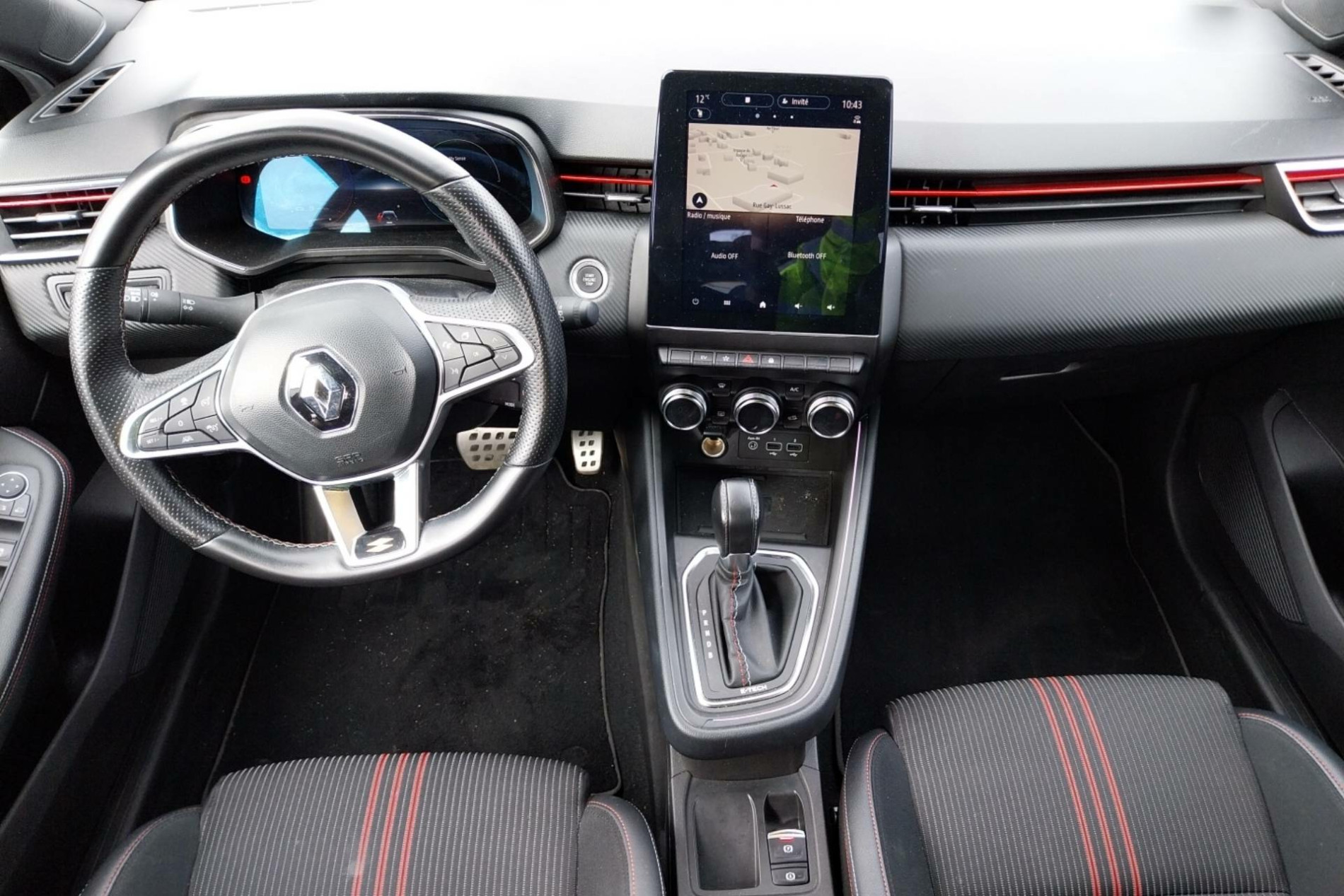 Vente en ligne Renault Clio 5 Clio E-Tech 140 - 21N au prix de 15 000 €