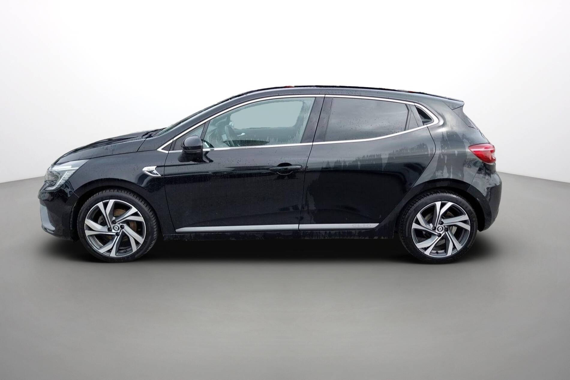 Vente en ligne Renault Clio 5 Clio E-Tech 140 - 21N au prix de 15 000 €