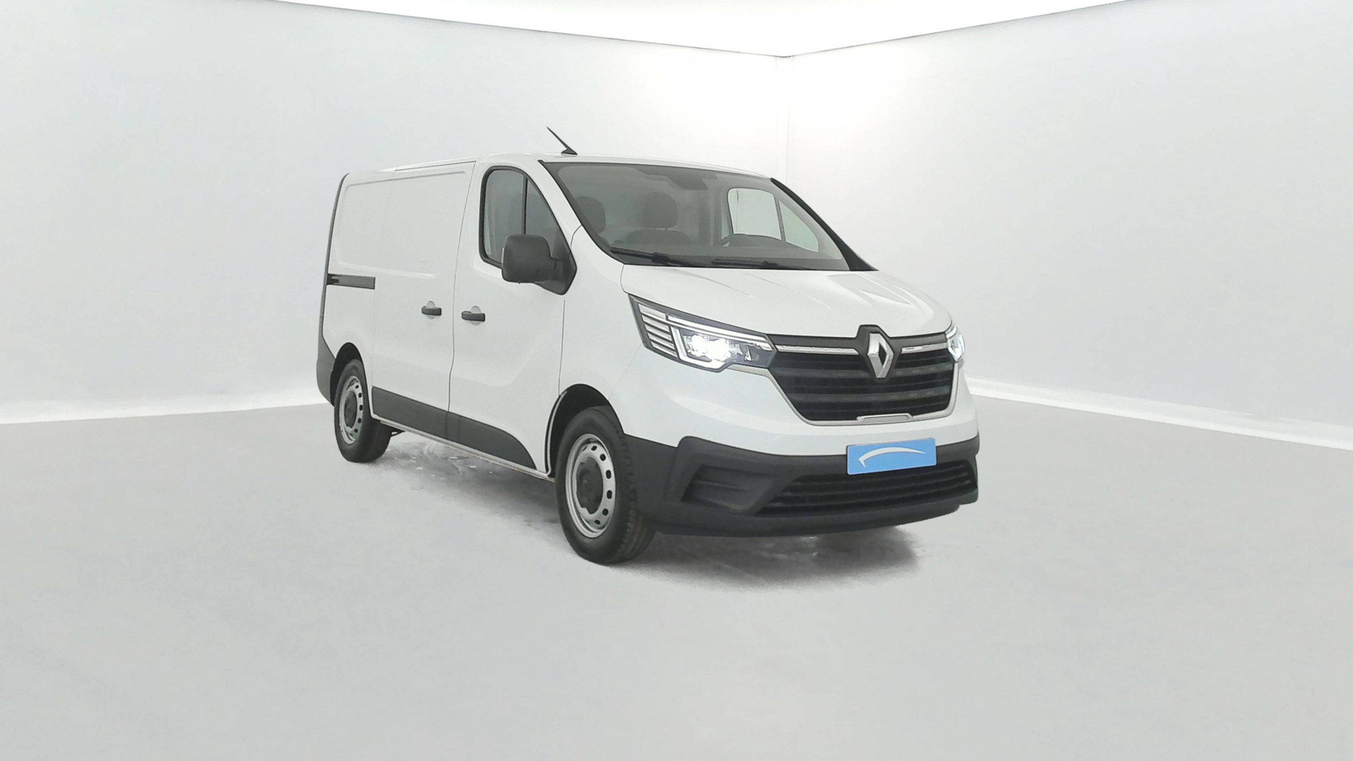 Vente en ligne Renault Trafic 3 Fourgon TRAFIC FGN CONFORT L1H1 3T BLUE DCI 130 au prix de 24 840 €