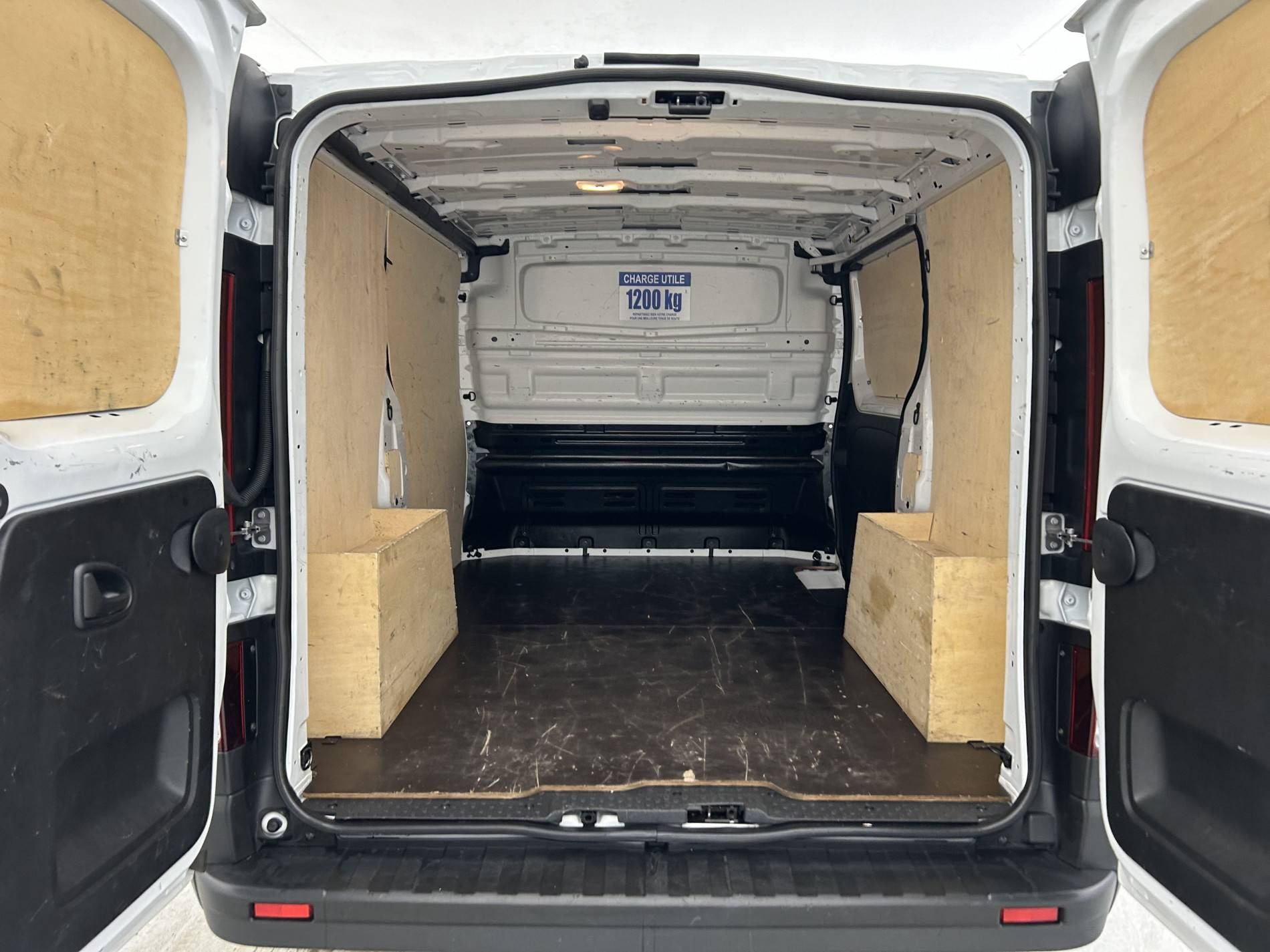 Vente en ligne Renault Trafic 3 Fourgon TRAFIC FGN CONFORT L1H1 3T BLUE DCI 130 au prix de 24 840 €