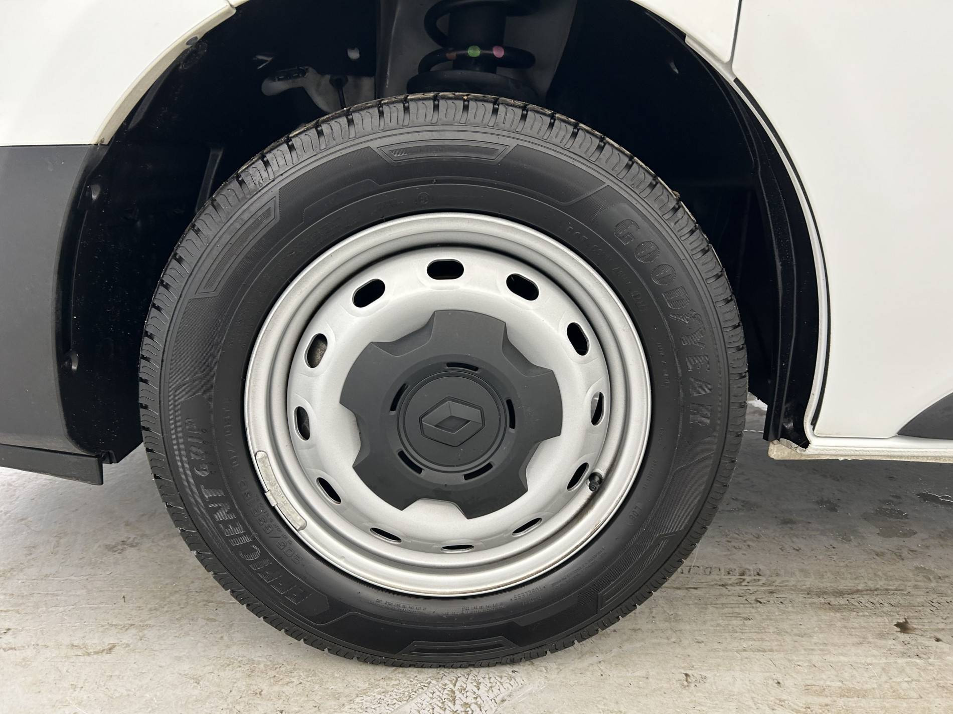 Vente en ligne Renault Trafic 3 Fourgon TRAFIC FGN CONFORT L1H1 3T BLUE DCI 130 au prix de 24 840 €