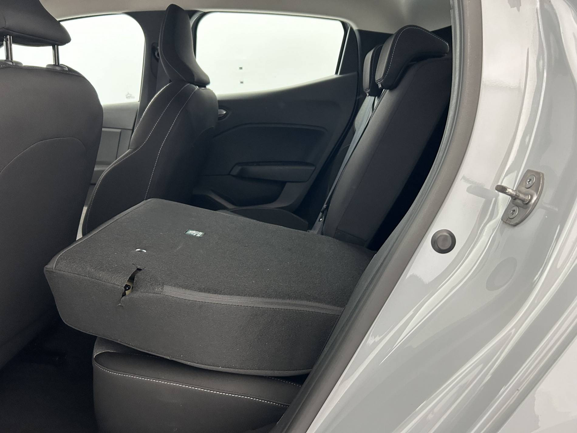 Vente en ligne Renault Clio 5 Clio TCe 90 ch GSR2 au prix de 15 800 €