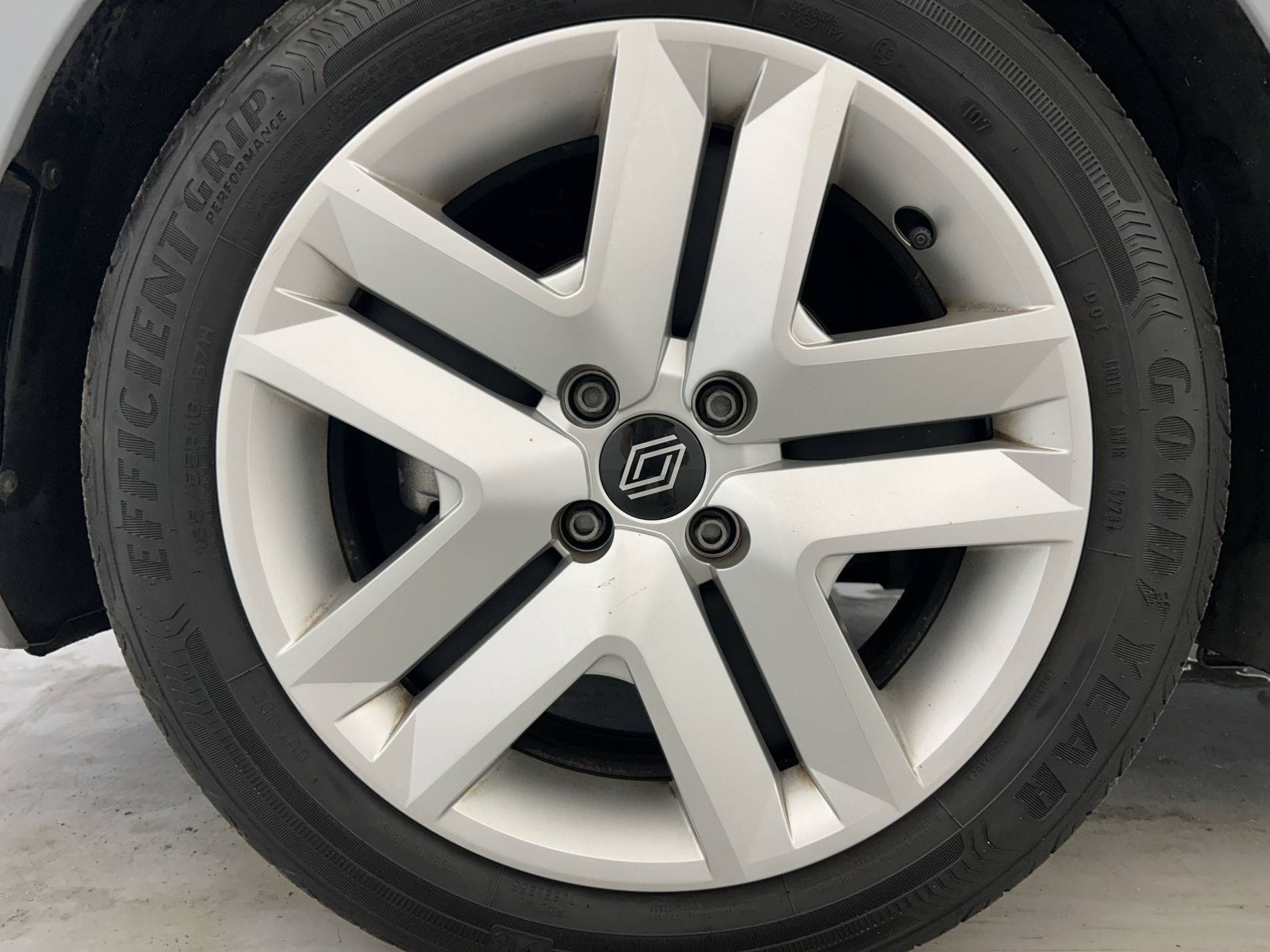 Vente en ligne Renault Clio 5 Clio TCe 90 ch GSR2 au prix de 15 800 €