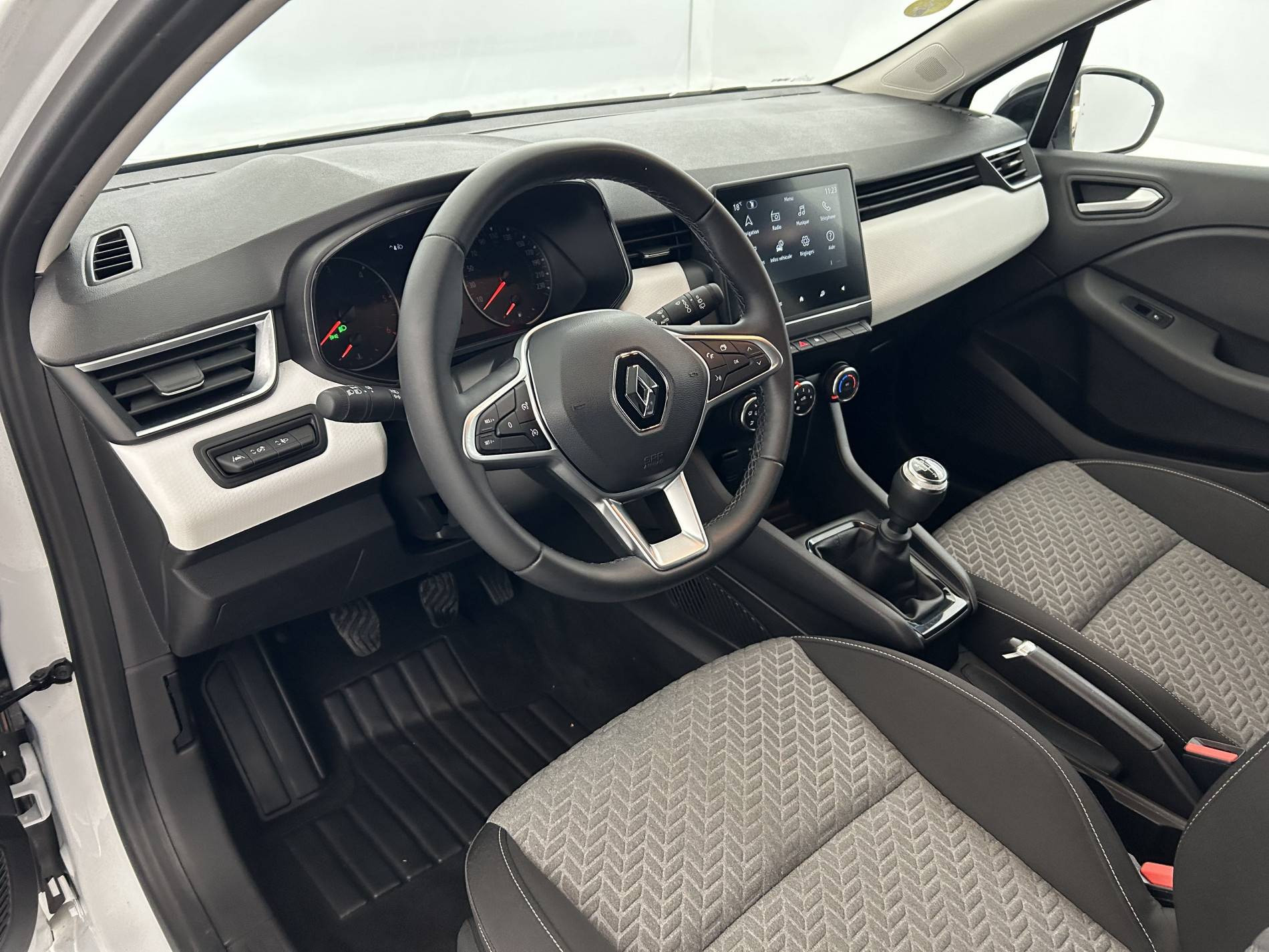 Vente en ligne Renault Clio 5 Clio Blue dCi 100 au prix de 15 100 €