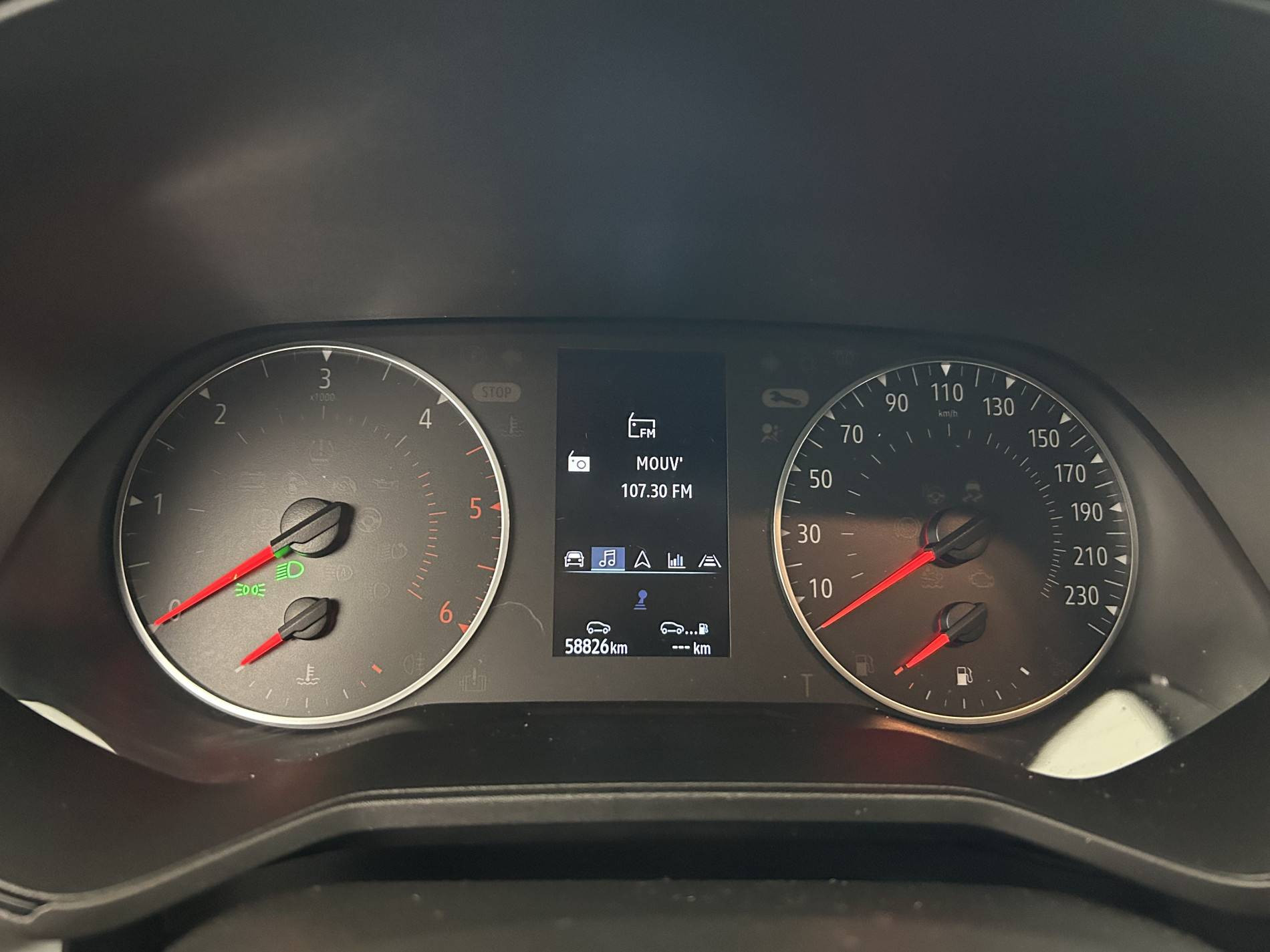 Vente en ligne Renault Clio 5 Clio Blue dCi 100 au prix de 15 100 €