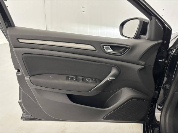 Vente en ligne Renault Megane 4  TCe 140 au prix de 17 950 €
