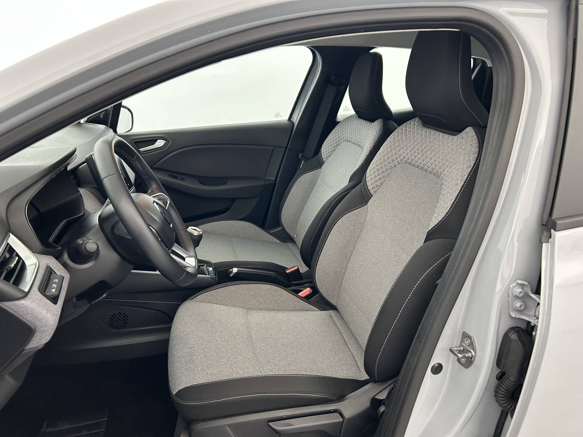 Vente en ligne Renault Clio 5 Clio TCe 90 ch GSR2 au prix de 15 800 €