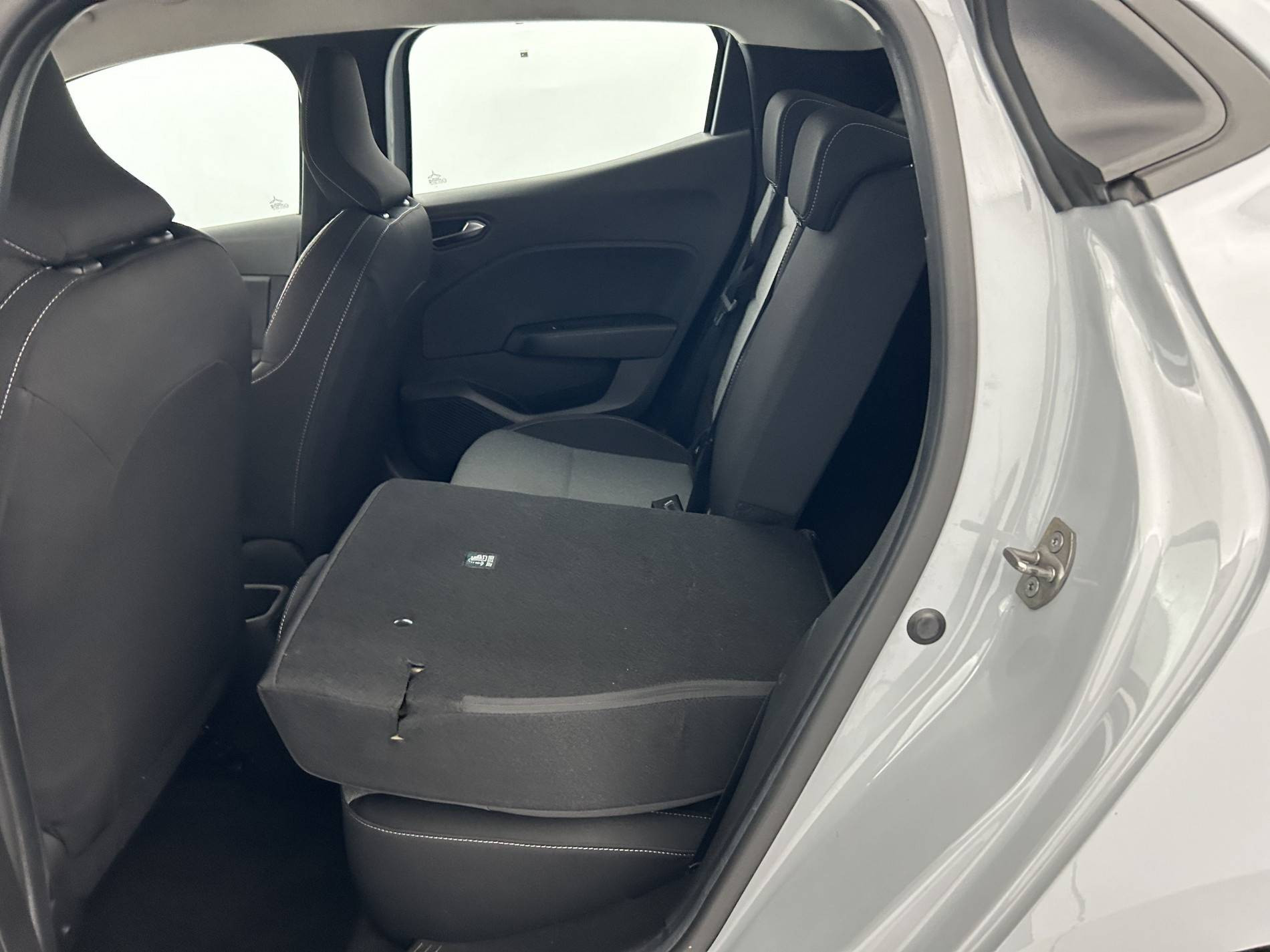 Vente en ligne Renault Clio 5 Clio TCe 90 ch GSR2 au prix de 15 800 €