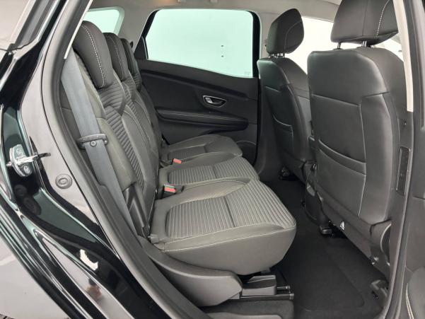Vente en ligne Renault Scenic 4 Scenic Blue dCi 120 EDC au prix de 16 900 €