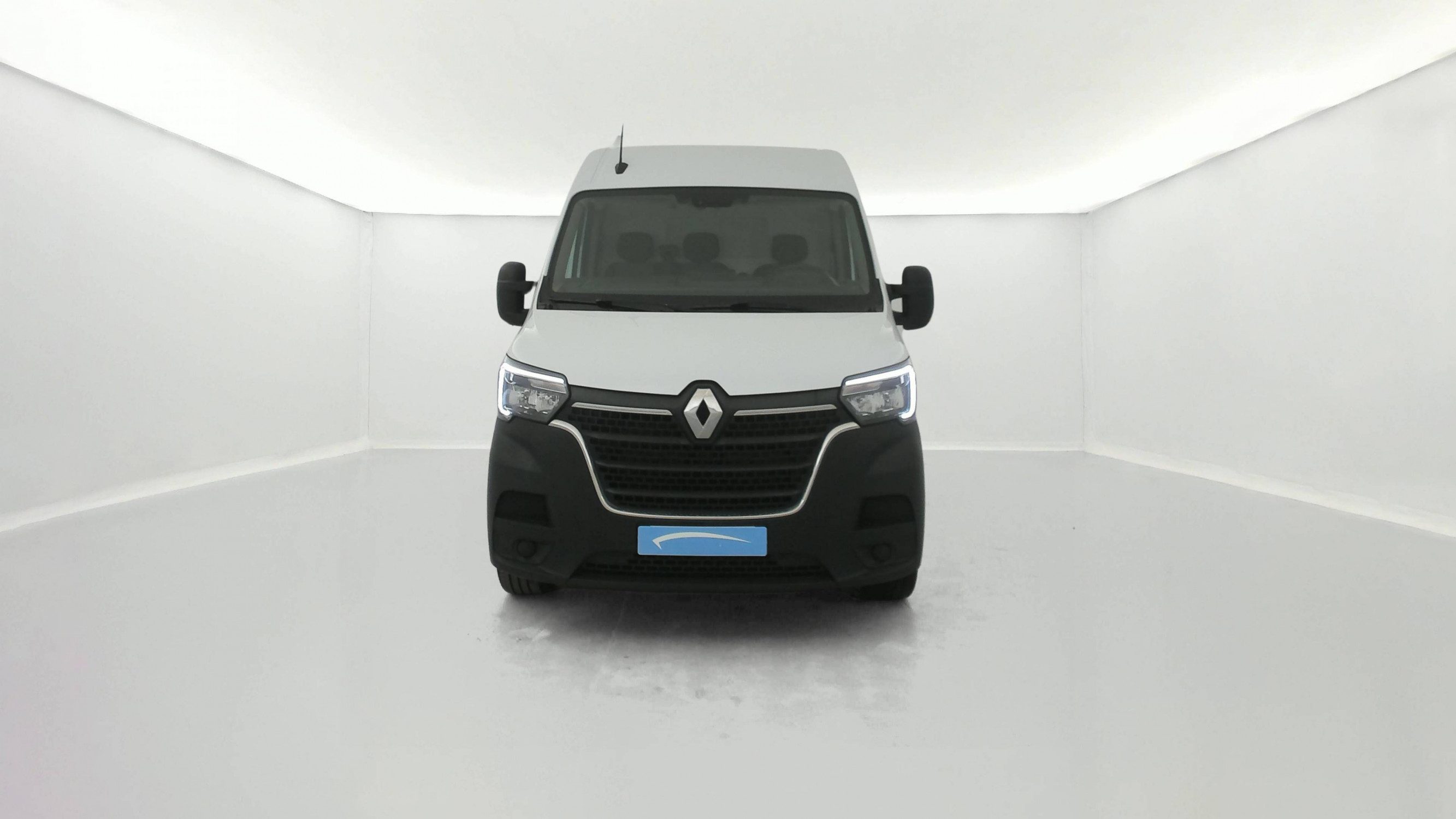 Vente en ligne Renault Master Fourgon MASTER FGN TRAC F3500 L2H2 BLUE DCI 135 au prix de 27 840 €