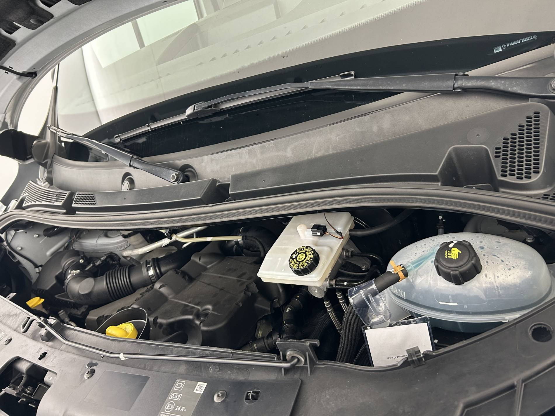 Vente en ligne Renault Master Fourgon MASTER FGN TRAC F3500 L2H2 BLUE DCI 135 au prix de 27 840 €