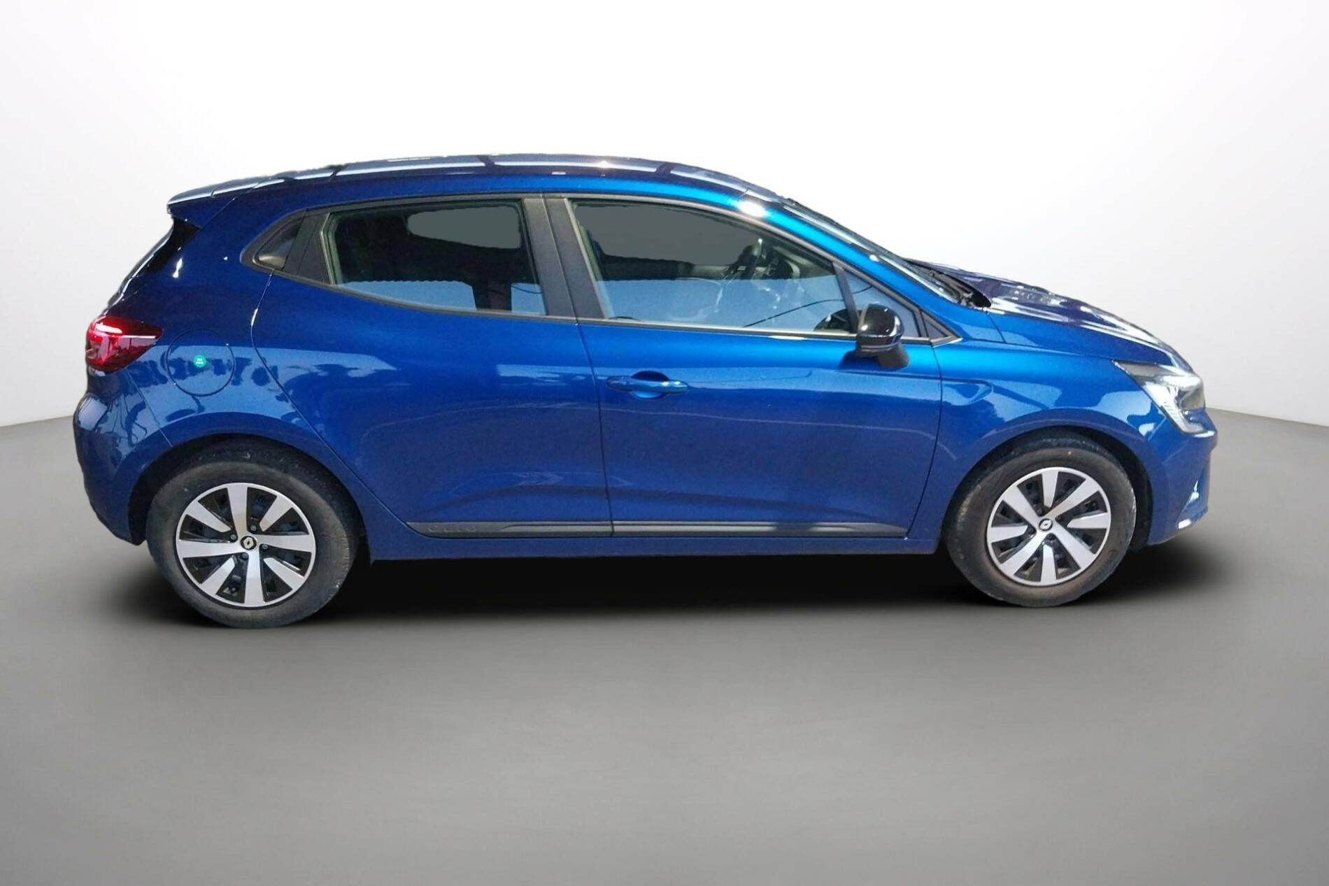 Vente en ligne Renault Clio 5 Clio TCe 90 au prix de 15 350 €