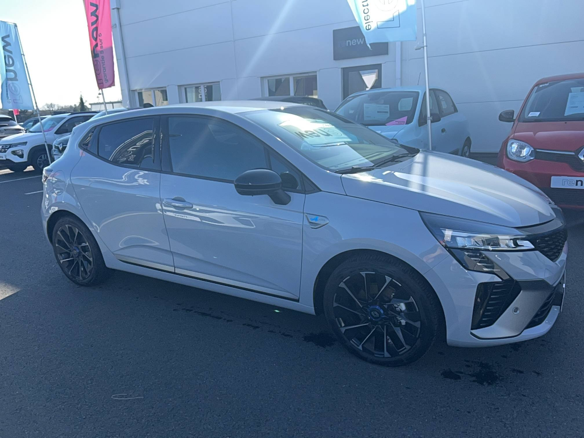 Vente en ligne Renault Clio 5 Clio E-Tech full hybrid 145 ch GSR2 au prix de 23 990 €