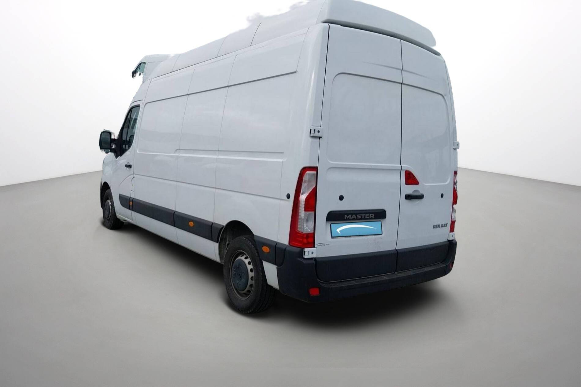 Vente en ligne Renault Master Fourgon MASTER FGN TRAC F3500 L3H3 BLUE DCI 135 au prix de 29 400 €