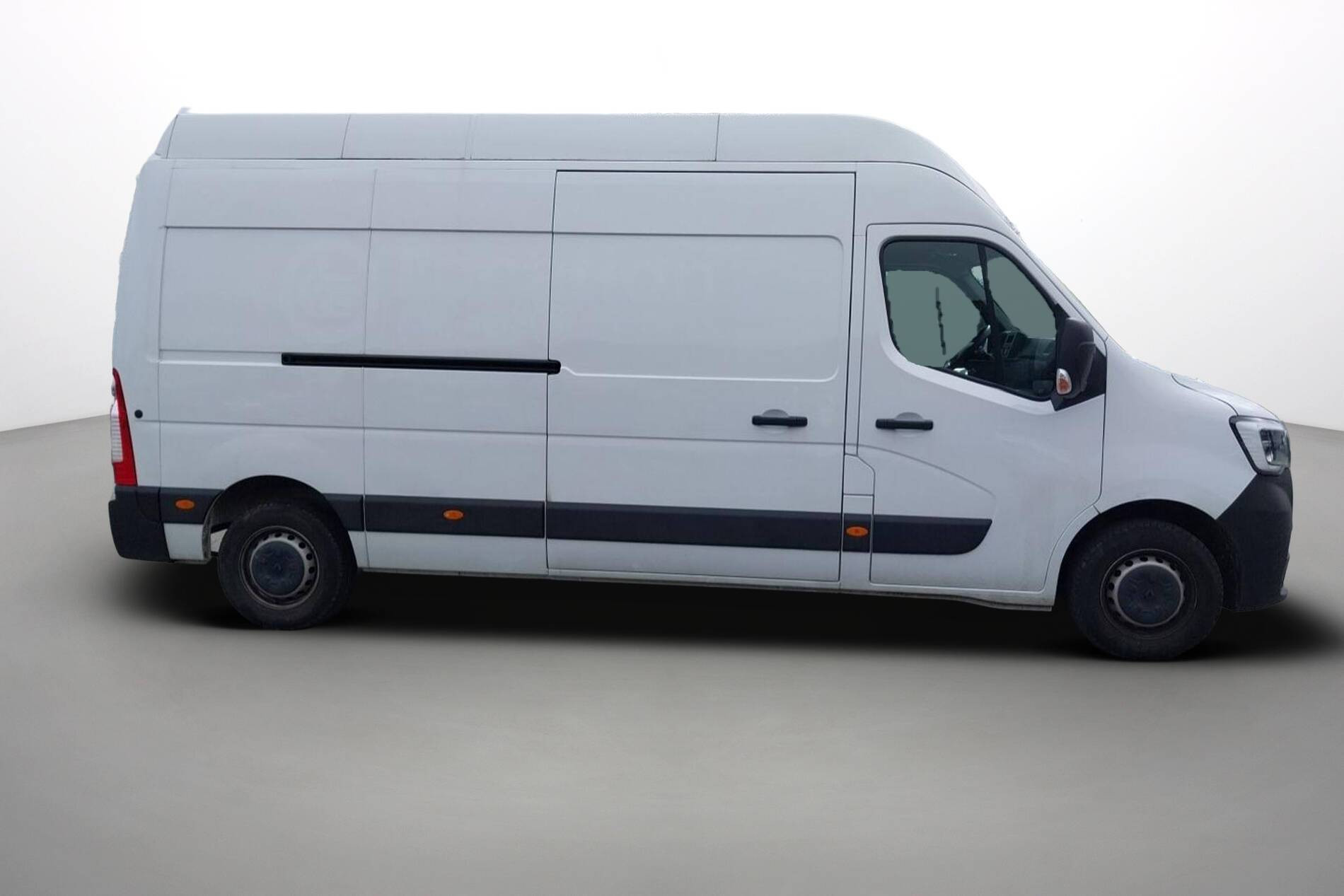 Vente en ligne Renault Master Fourgon MASTER FGN TRAC F3500 L3H3 BLUE DCI 135 au prix de 29 400 €