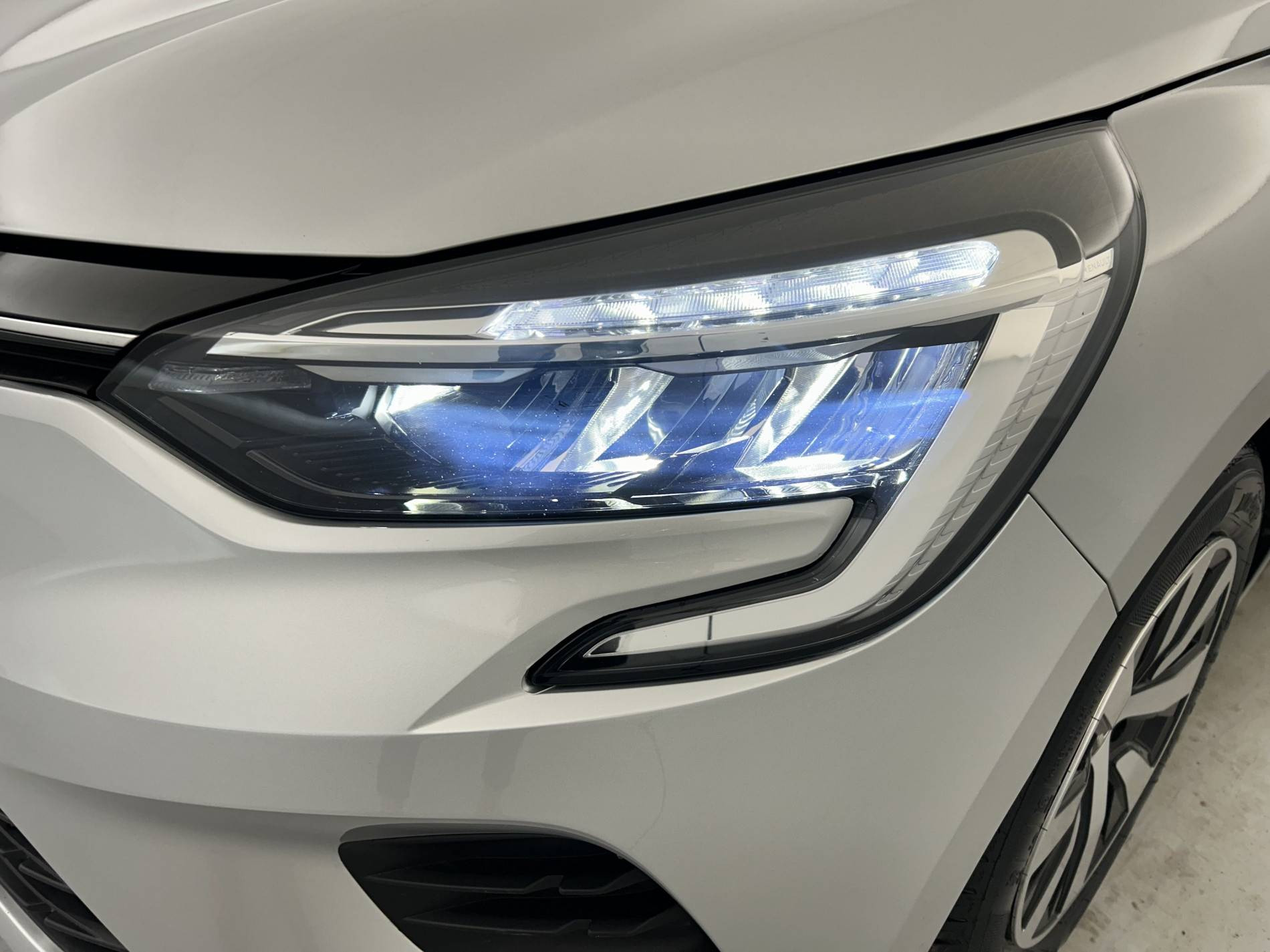 Vente en ligne Renault Clio 5 Clio TCe 90 au prix de 14 500 €