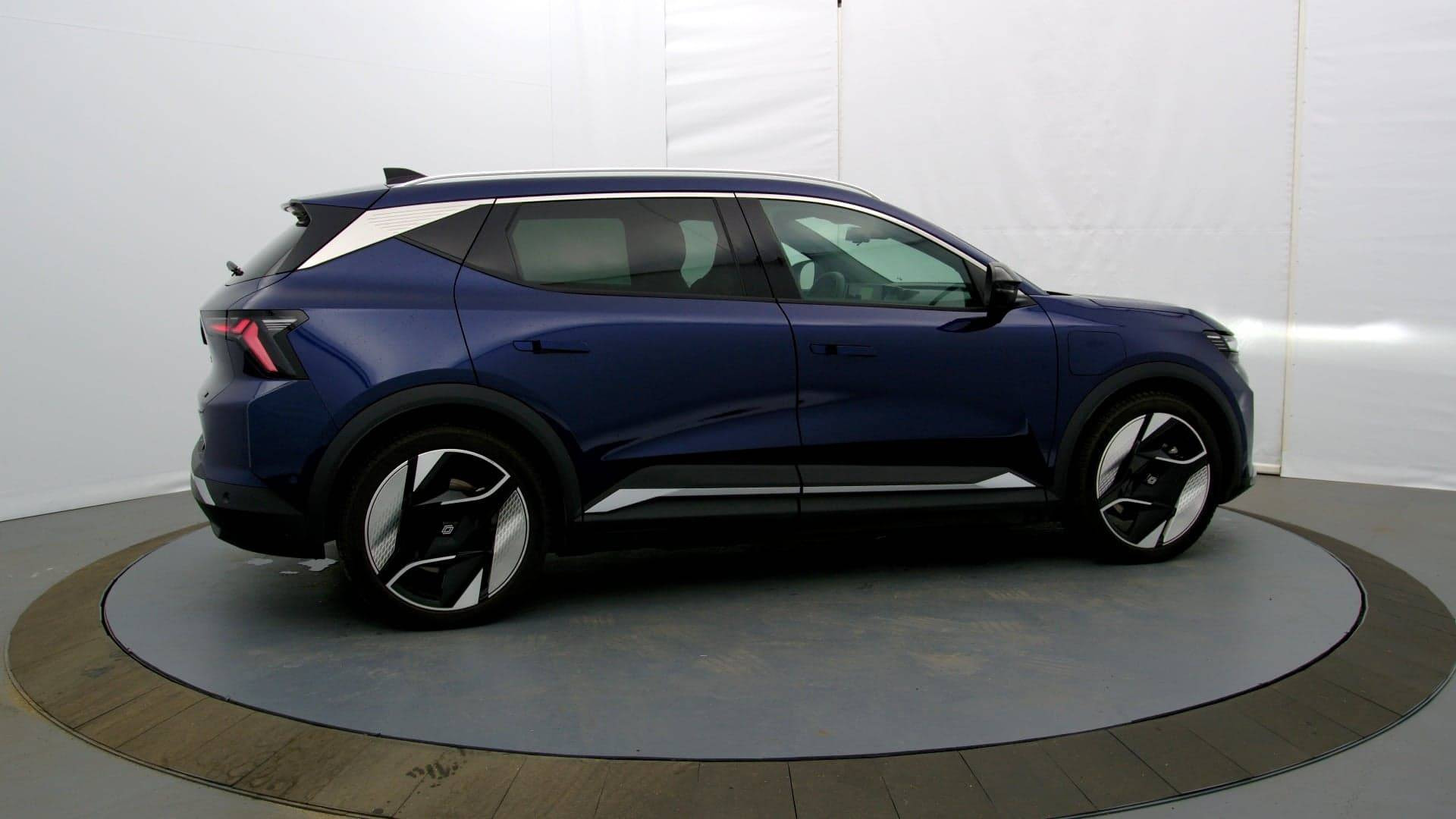 Vente en ligne Renault Scenic E-Tech  220 ch grande autonomie au prix de 40 900 €