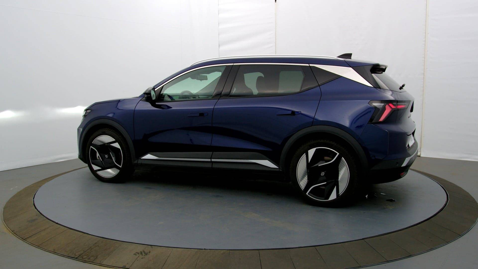 Vente en ligne Renault Scenic E-Tech  220 ch grande autonomie au prix de 40 900 €