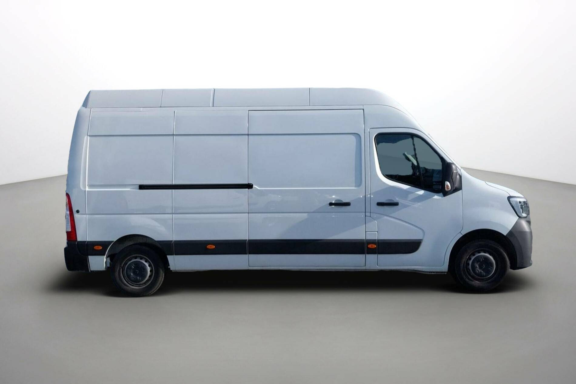 Vente en ligne Renault Master Fourgon MASTER FGN TRAC F3500 L3H3 BLUE DCI 135 au prix de 28 500 €