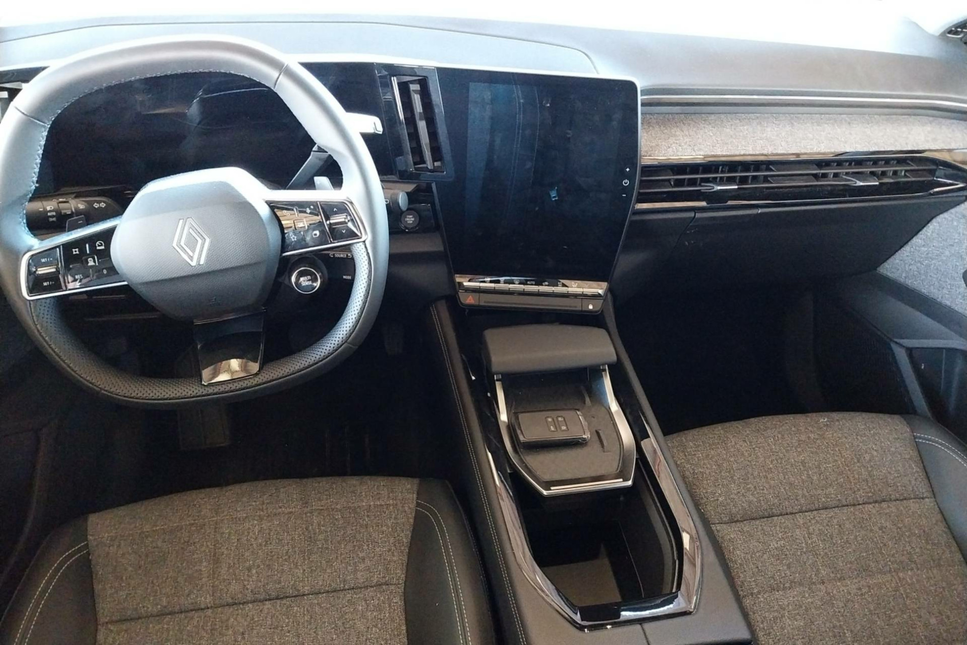 Vente en ligne Renault Espace Espace E-Tech full hybrid 200 GSR2 au prix de 33 900 €