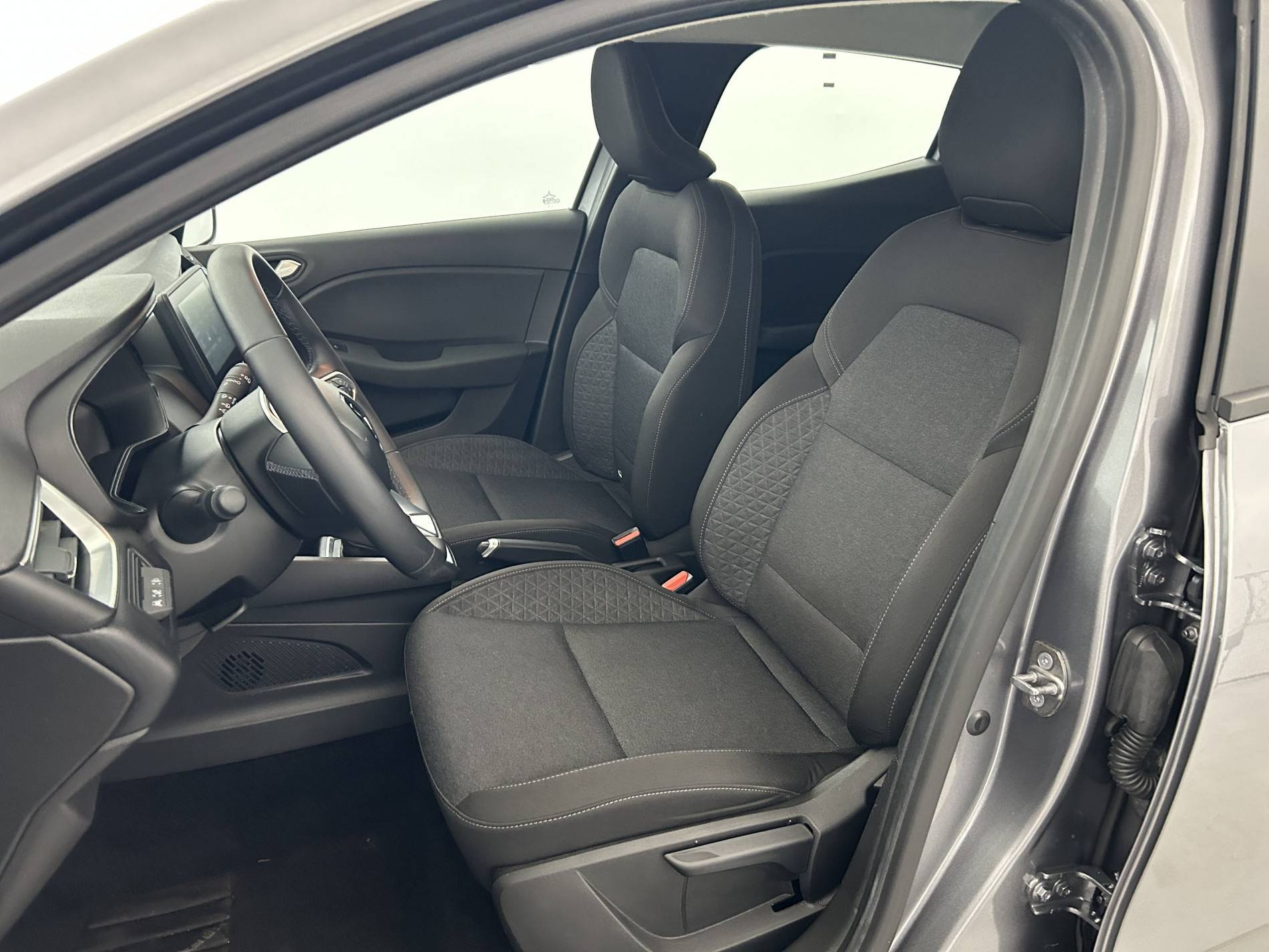 Vente en ligne Renault Clio 5 Clio E-Tech full hybrid 145 au prix de 17 490 €