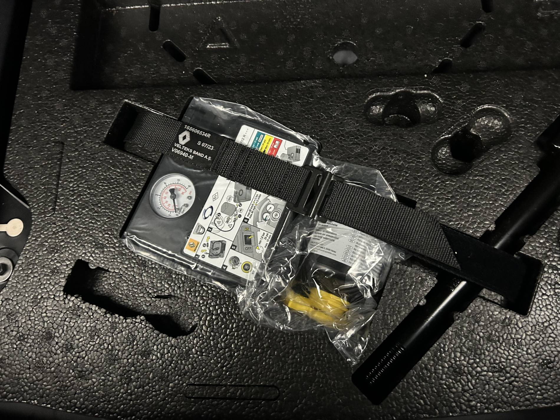 Vente en ligne Renault Clio 5 Clio E-Tech full hybrid 145 au prix de 17 490 €