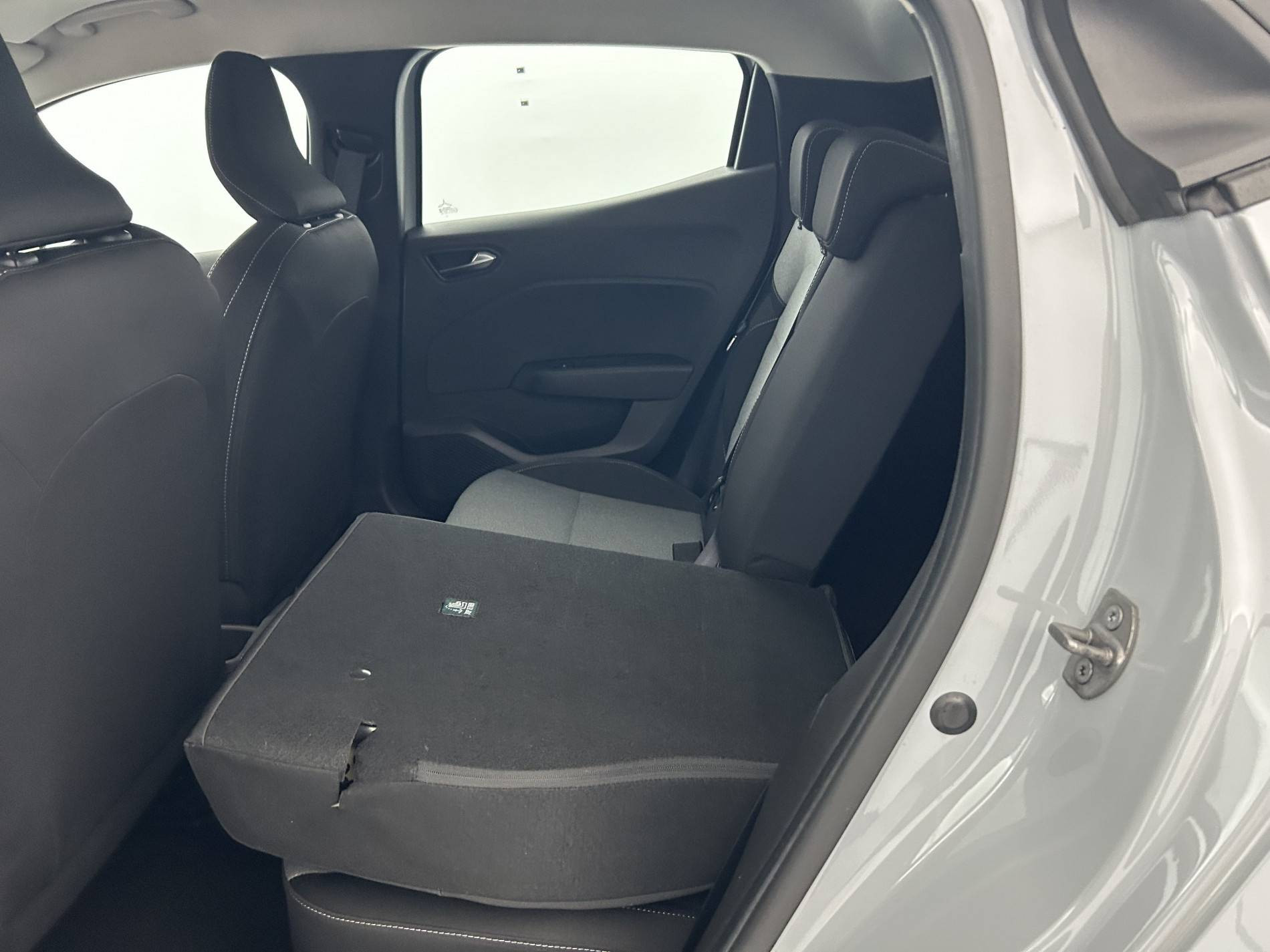 Vente en ligne Renault Clio 5 Clio TCe 90 ch GSR2 au prix de 15 800 €