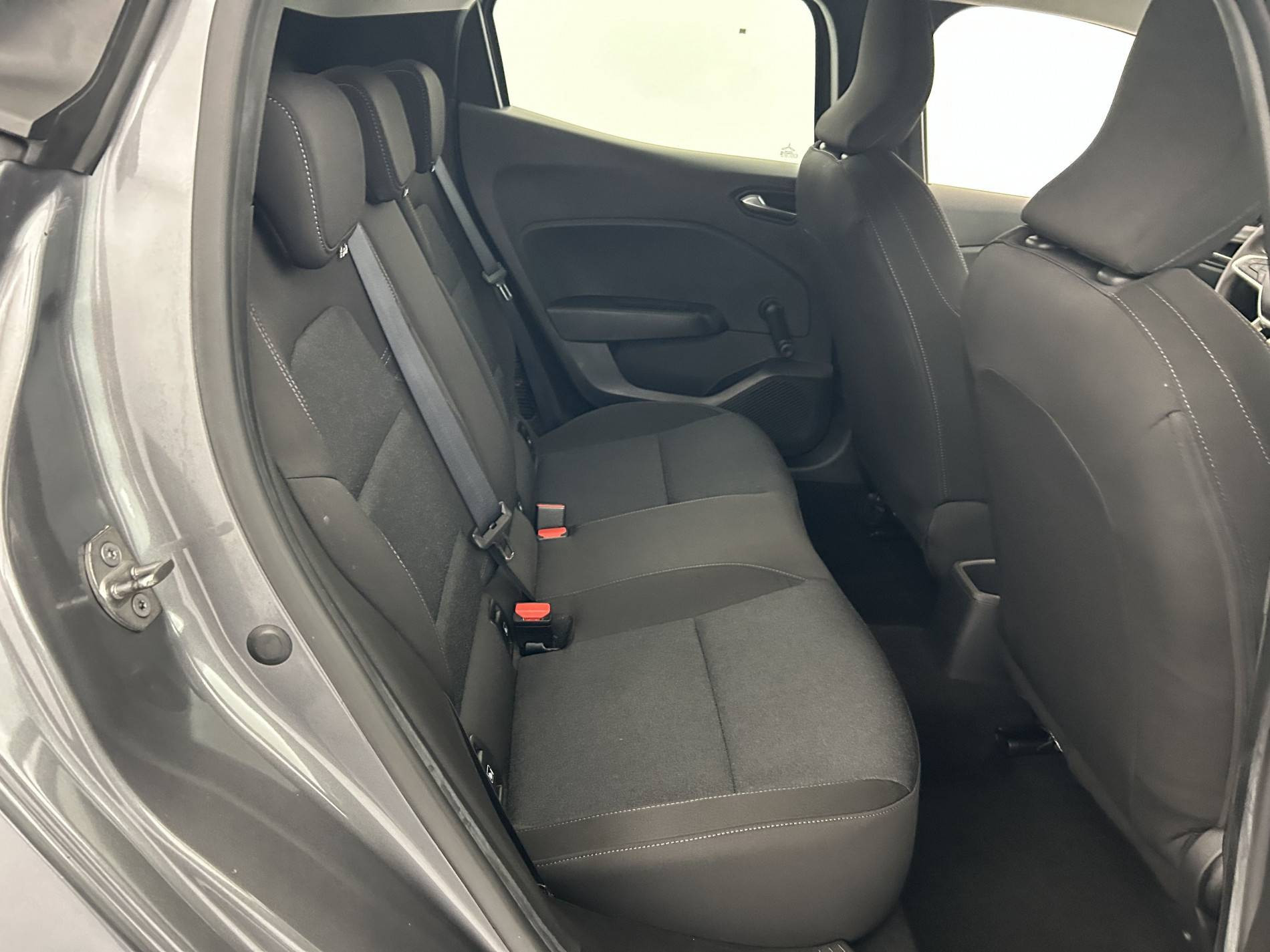 Vente en ligne Renault Clio 5 Clio E-Tech full hybrid 145 au prix de 17 490 €