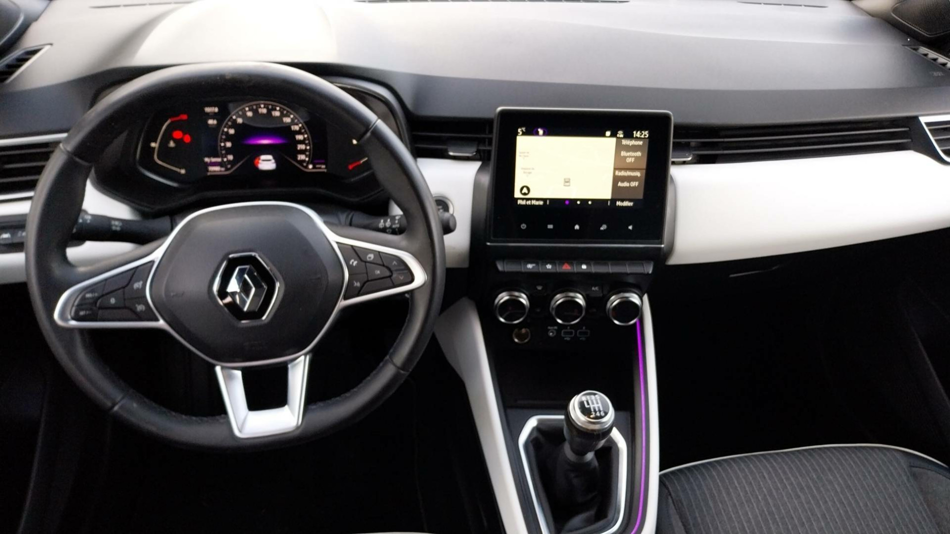 Vente en ligne Renault Clio 5 Clio TCe 140 au prix de 15 300 €