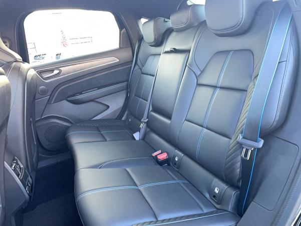 Vente en ligne Renault Arkana  mild hybrid 160 EDC GSR2 au prix de 29 990 €