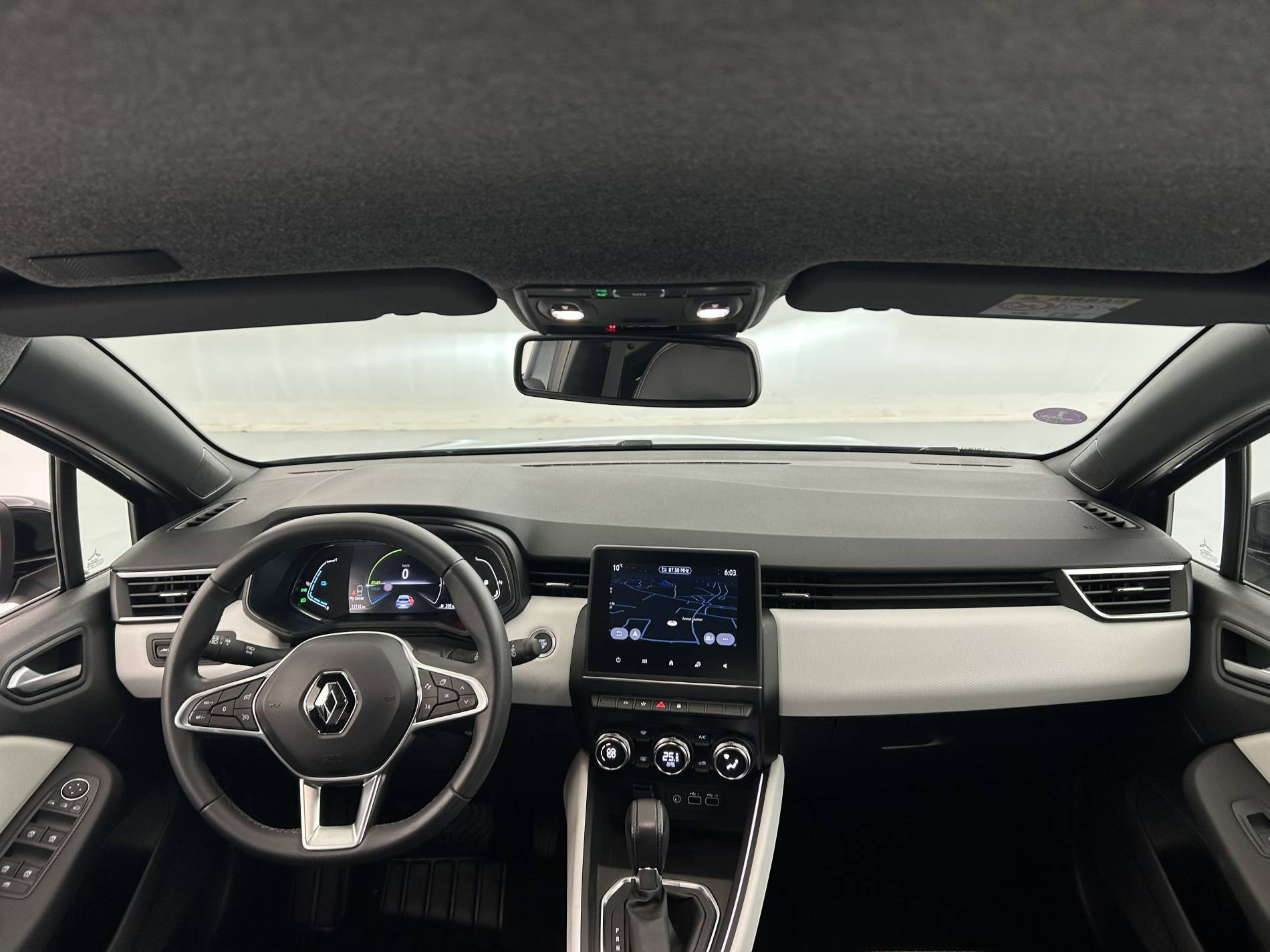 Vente en ligne Renault Clio 5 Clio E-Tech full hybrid 145 au prix de 20 300 €