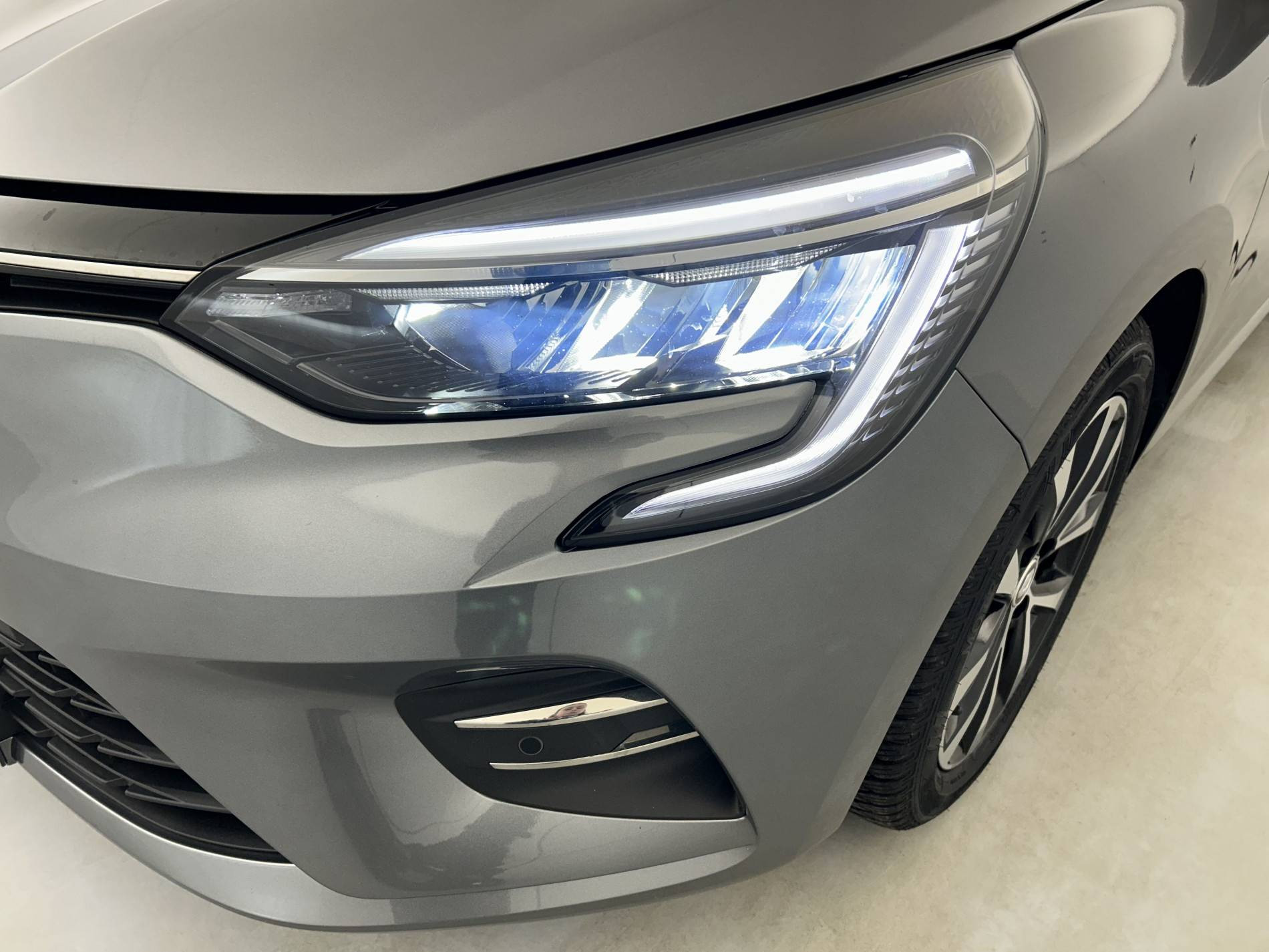 Vente en ligne Renault Clio 5 Clio E-Tech full hybrid 145 au prix de 20 300 €