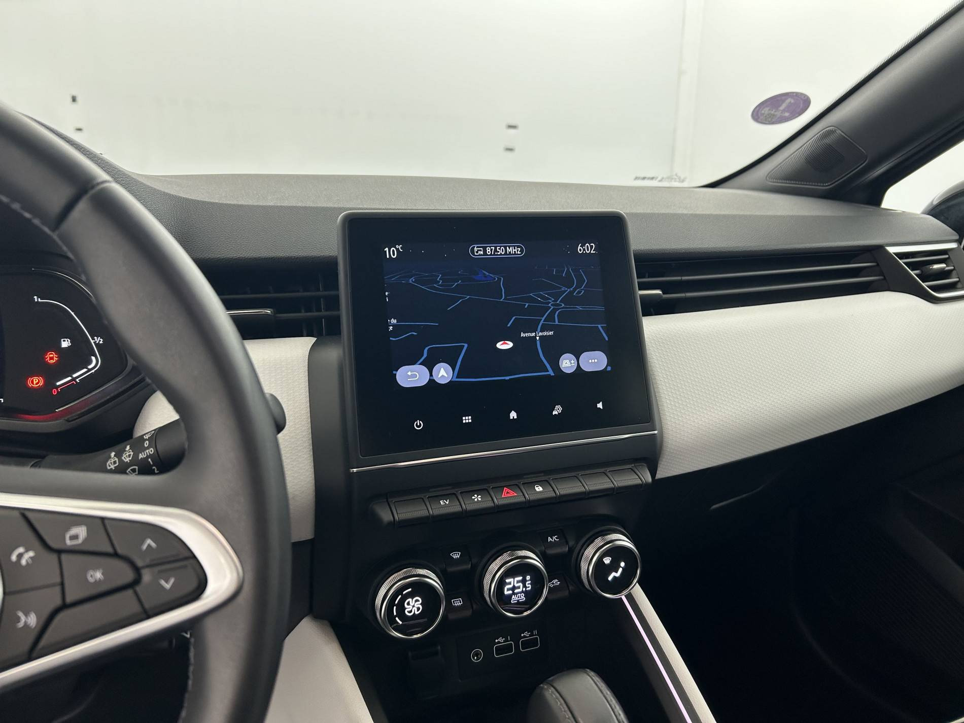 Vente en ligne Renault Clio 5 Clio E-Tech full hybrid 145 au prix de 20 300 €