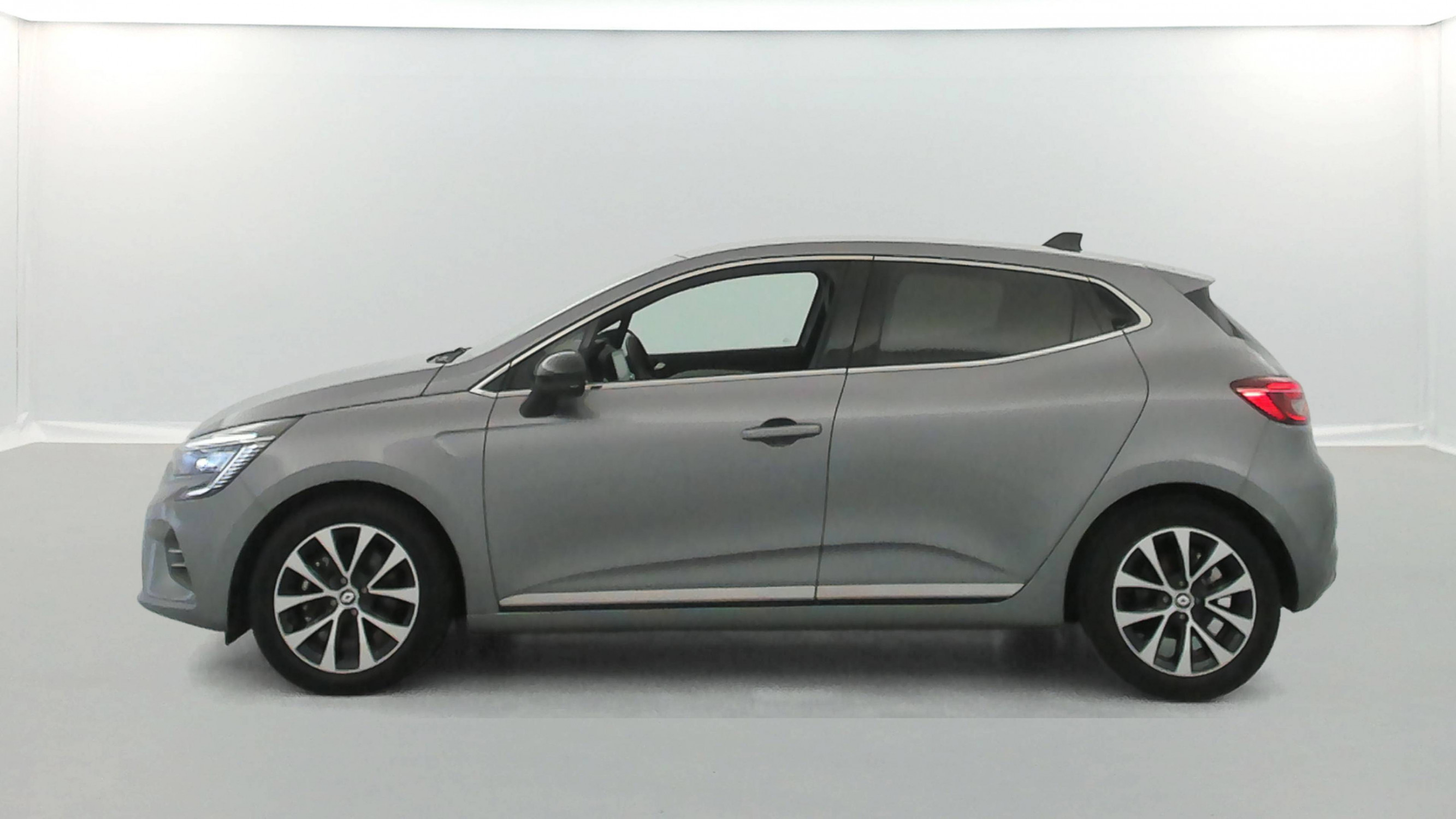 Vente en ligne Renault Clio 5 Clio E-Tech full hybrid 145 au prix de 20 300 €