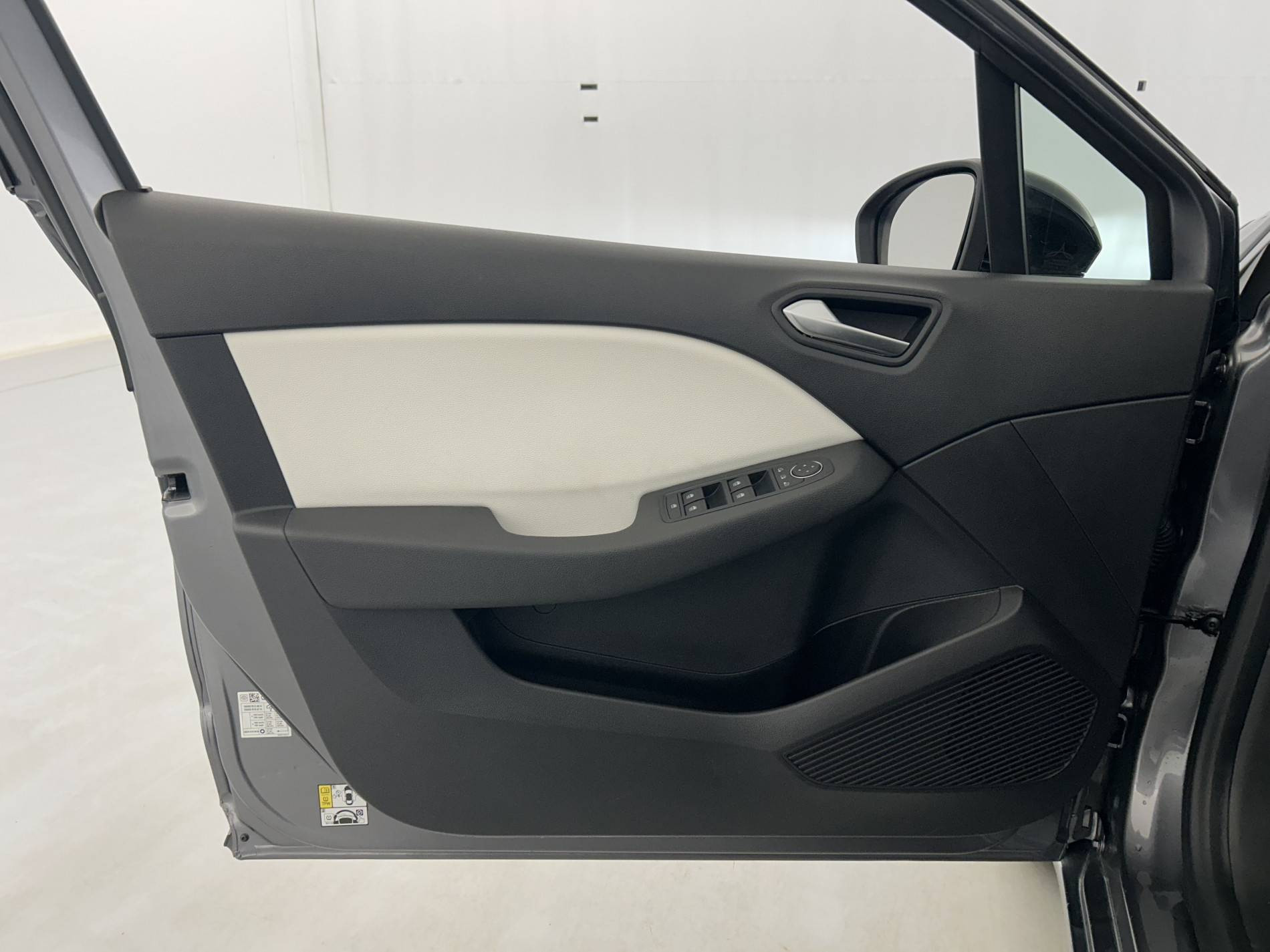 Vente en ligne Renault Clio 5 Clio E-Tech full hybrid 145 au prix de 20 300 €