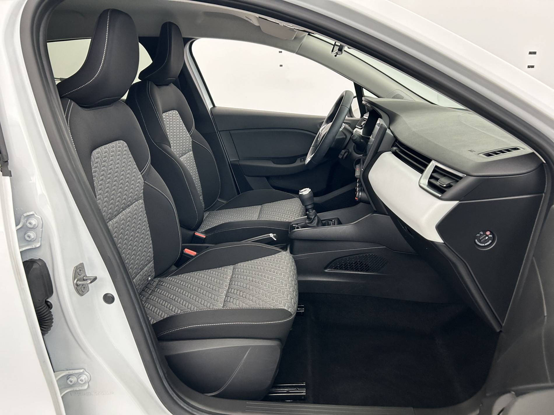 Vente en ligne Renault Clio 5 Clio TCe 90 au prix de 14 950 €