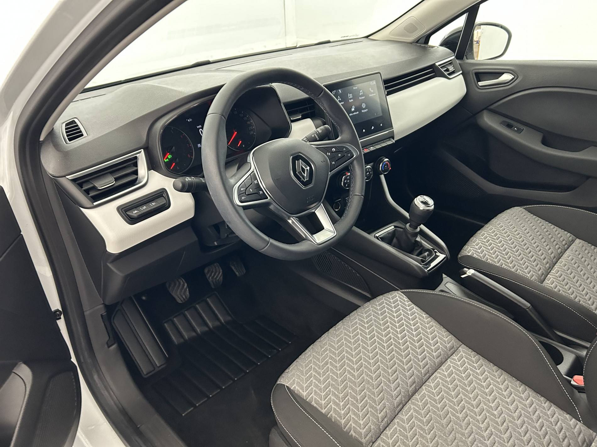 Vente en ligne Renault Clio 5 Clio TCe 90 au prix de 14 950 €