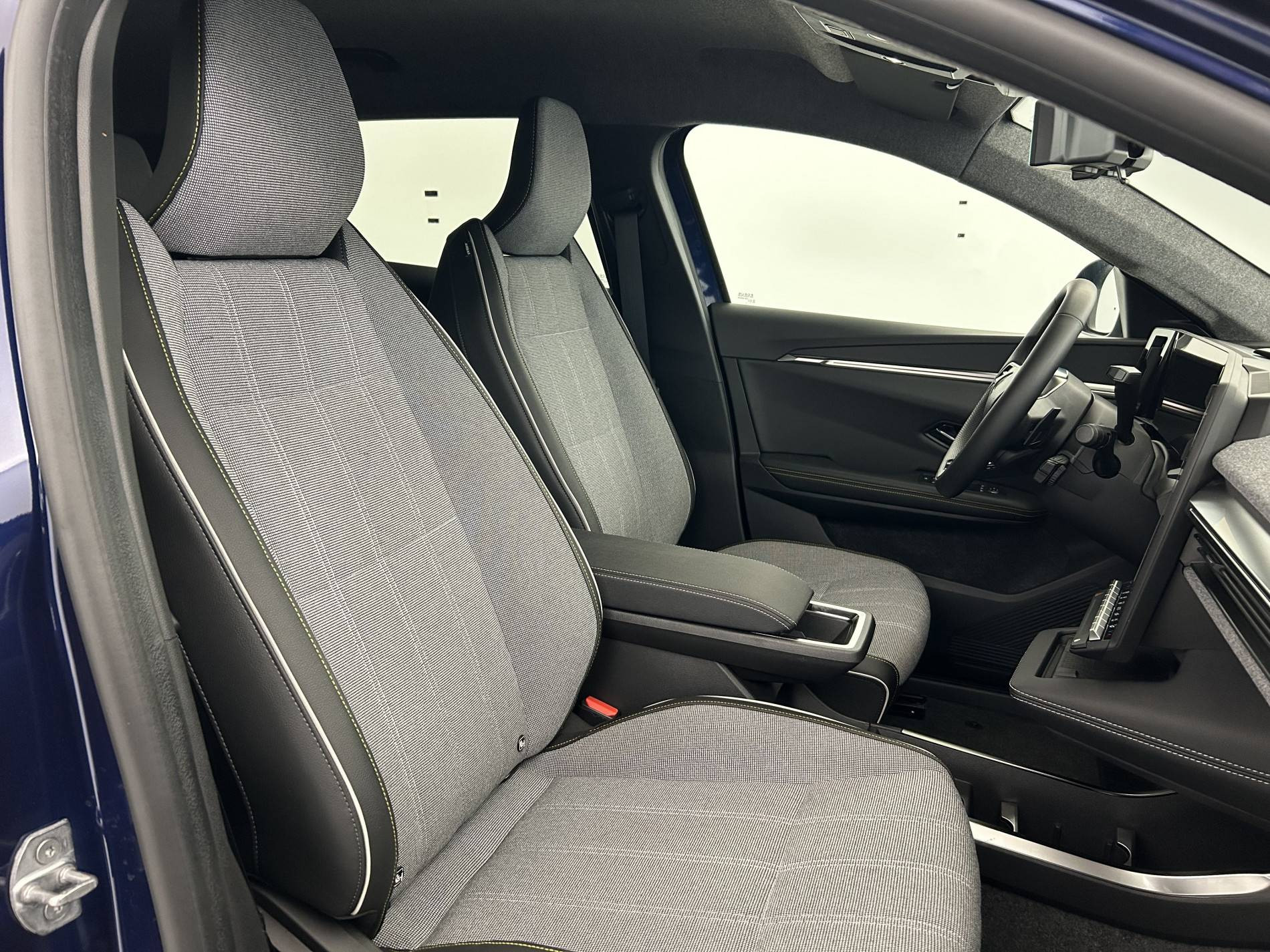 Vente en ligne Renault Scenic E-Tech  220 ch grande autonomie au prix de 37 950 €