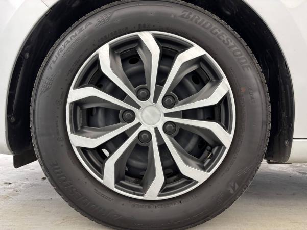 Vente en ligne Renault Clio 5 Clio TCe 90 au prix de 15 890 €
