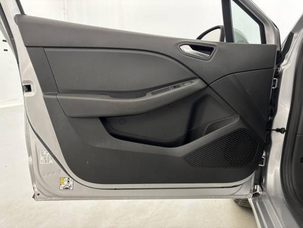 Vente en ligne Renault Clio 5 Clio TCe 90 - 21 au prix de 13 100 €